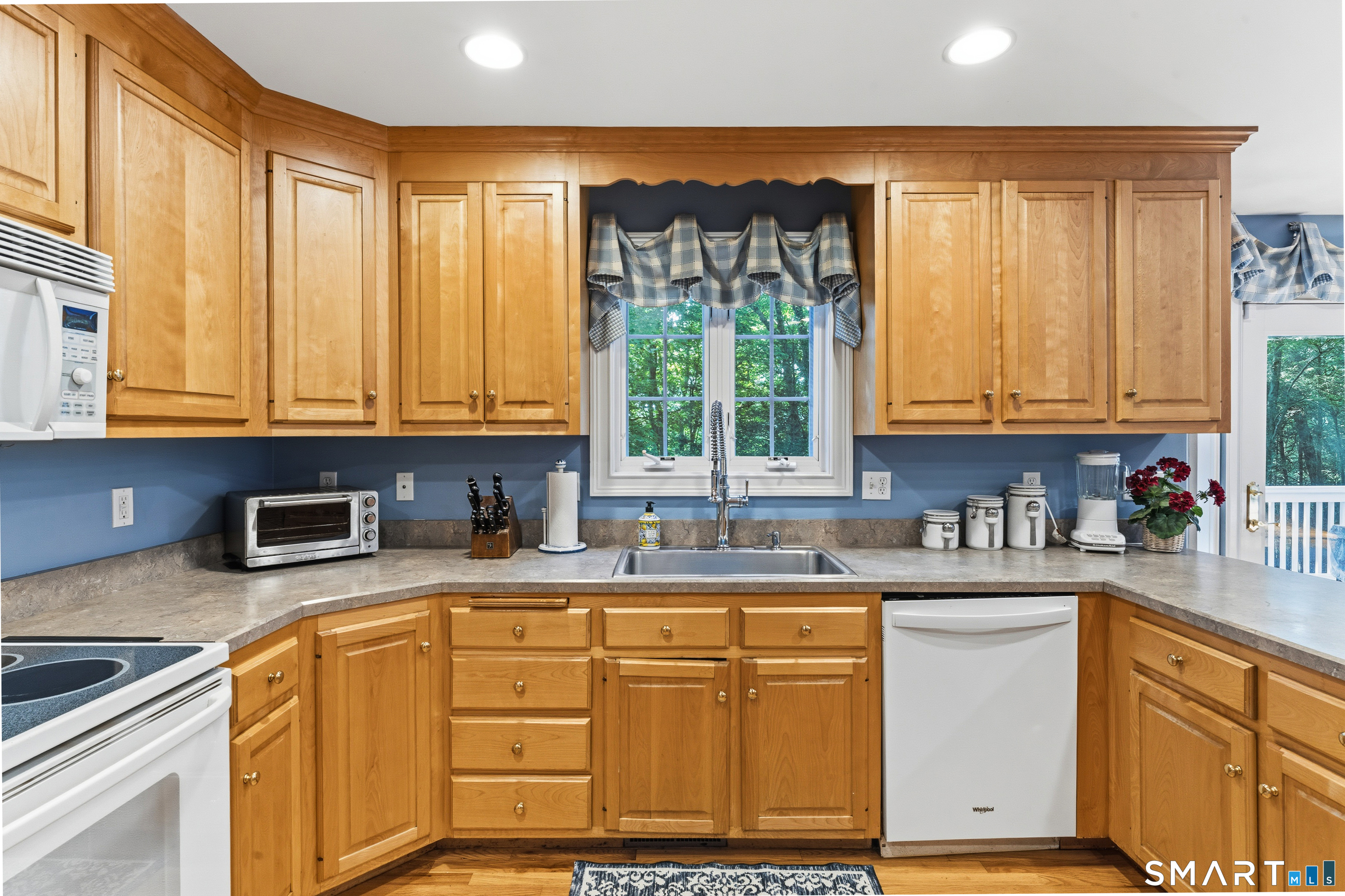29 Narragansett Trail