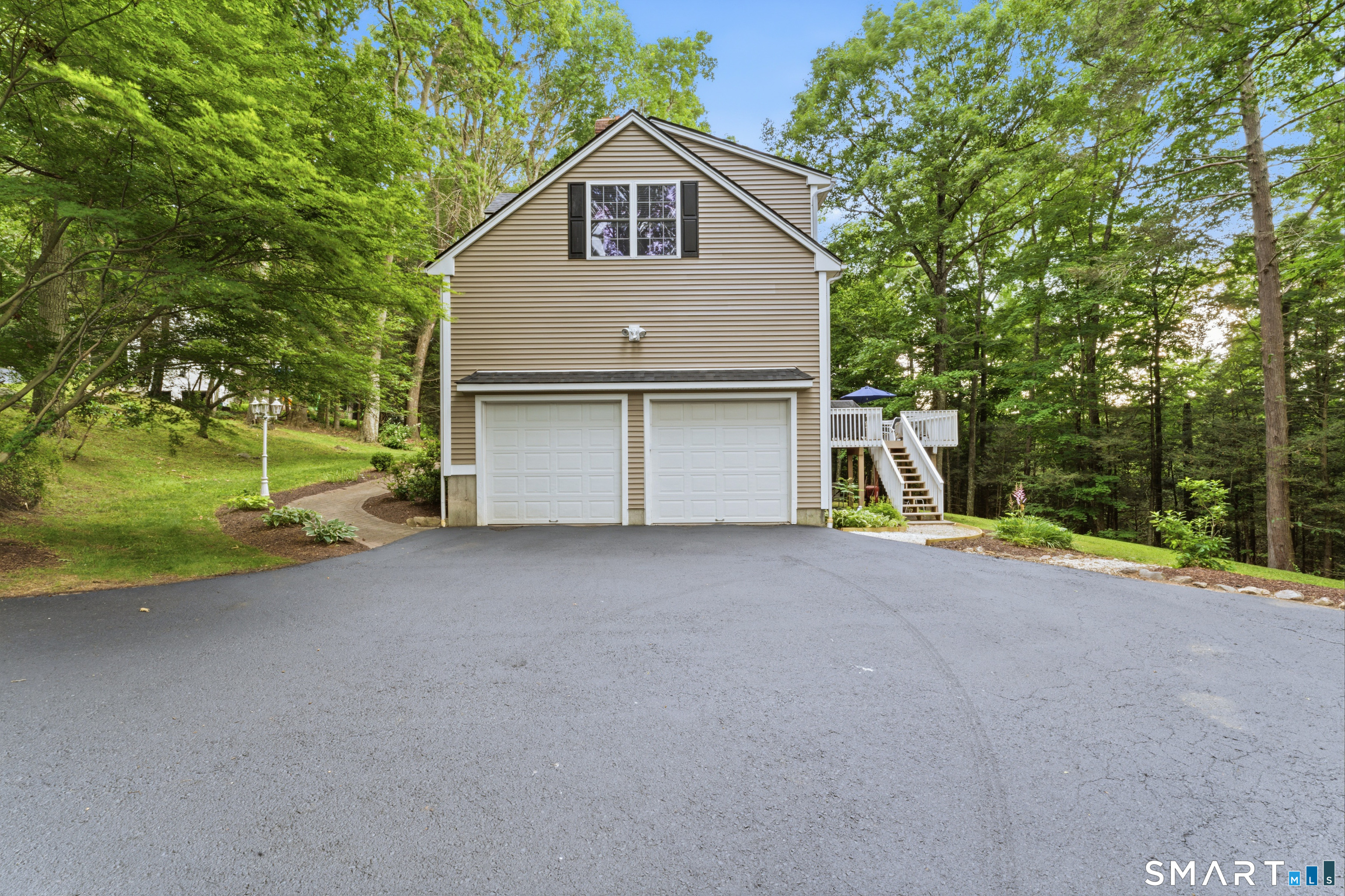 29 Narragansett Trail