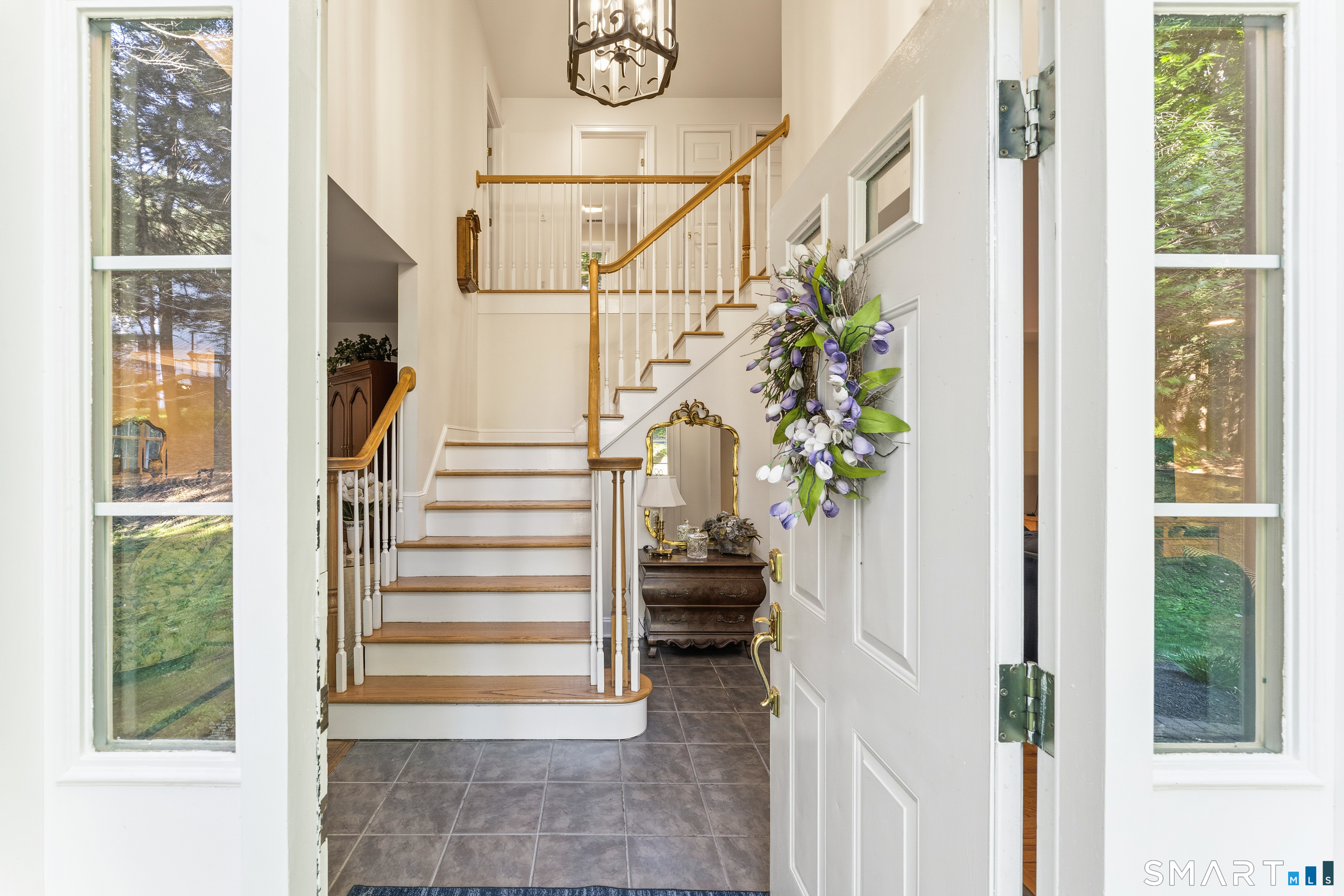 29 Narragansett Trail