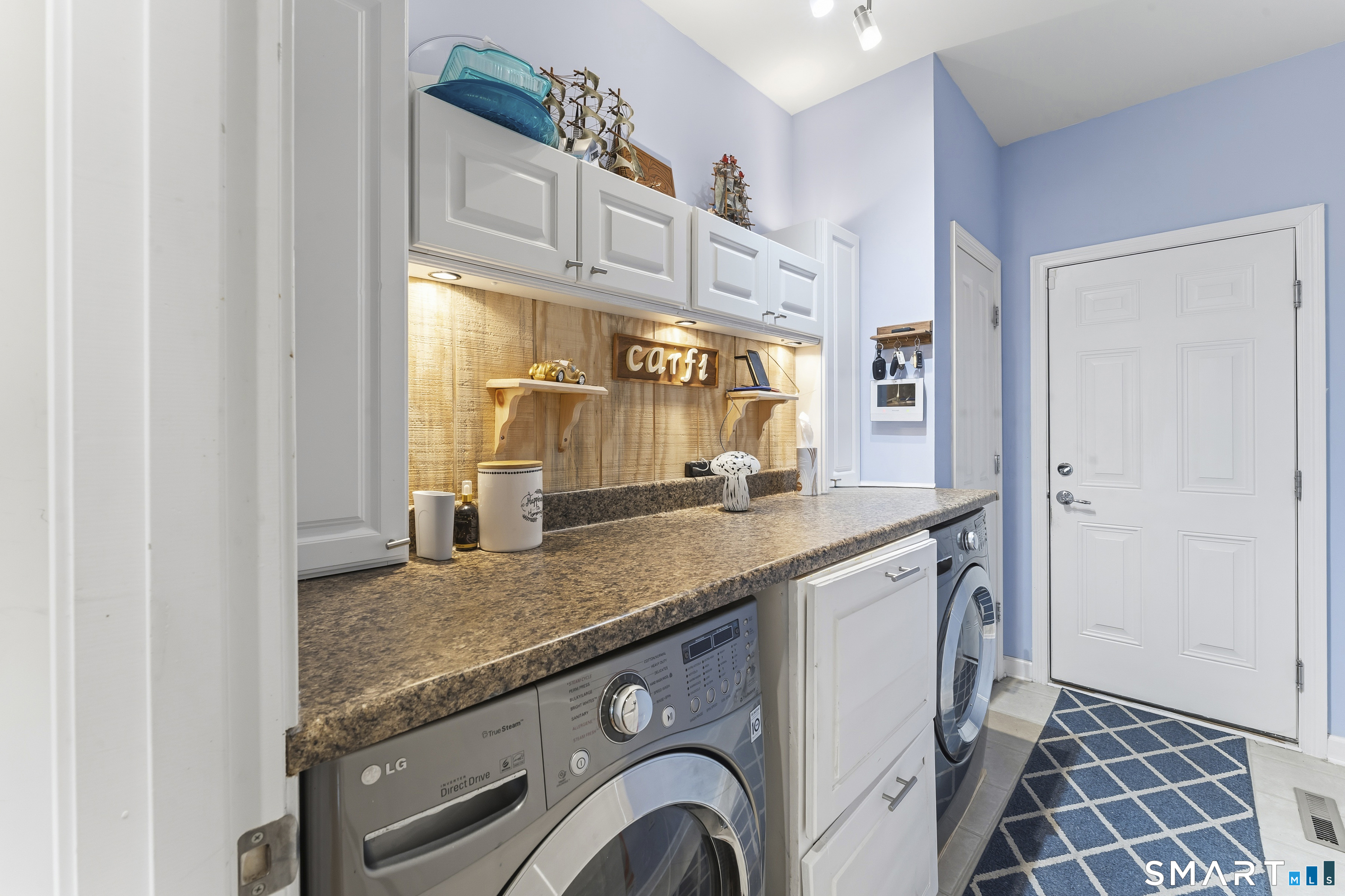 567 Inverness Court 567