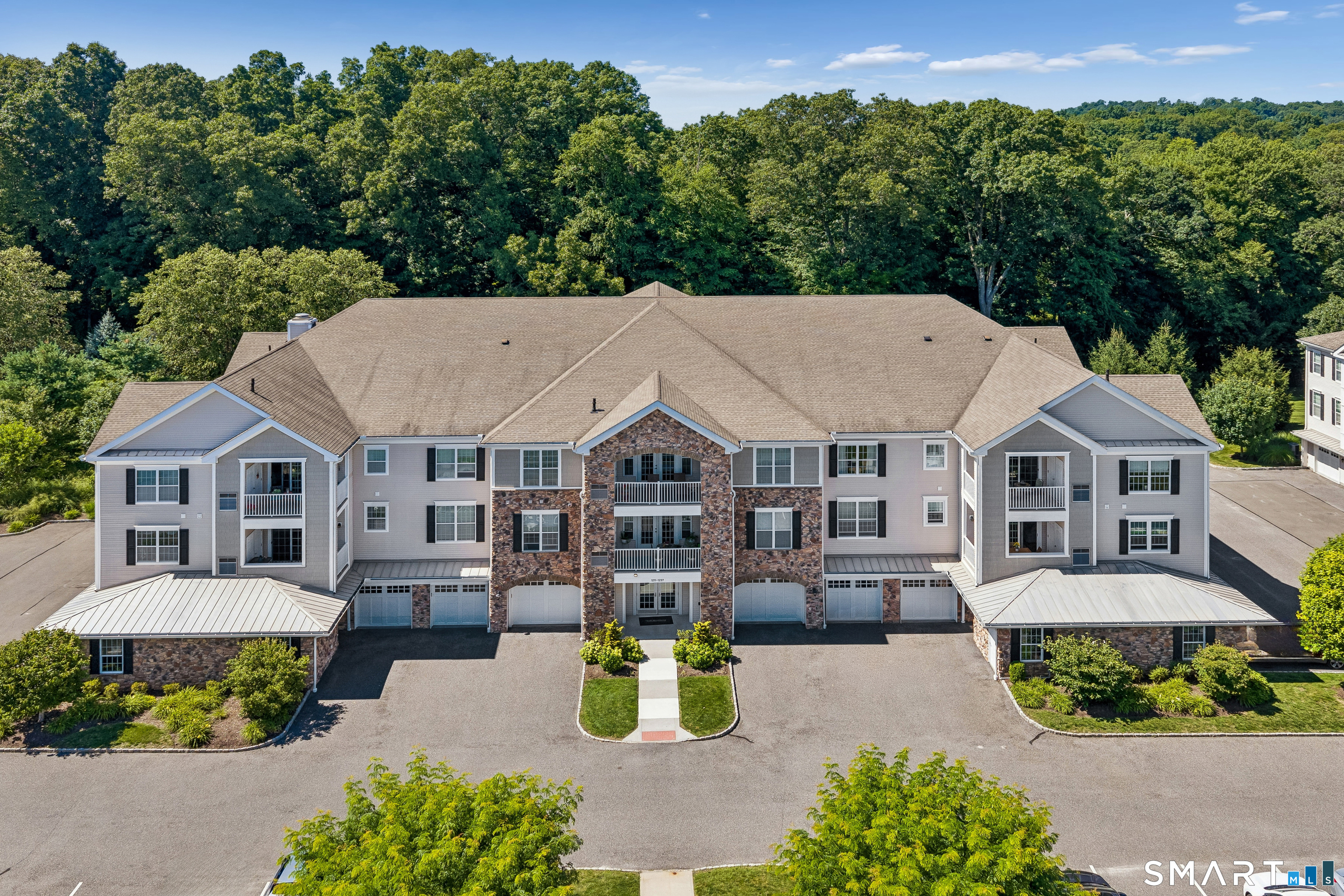 1227 Brookside Court Unit: 1227