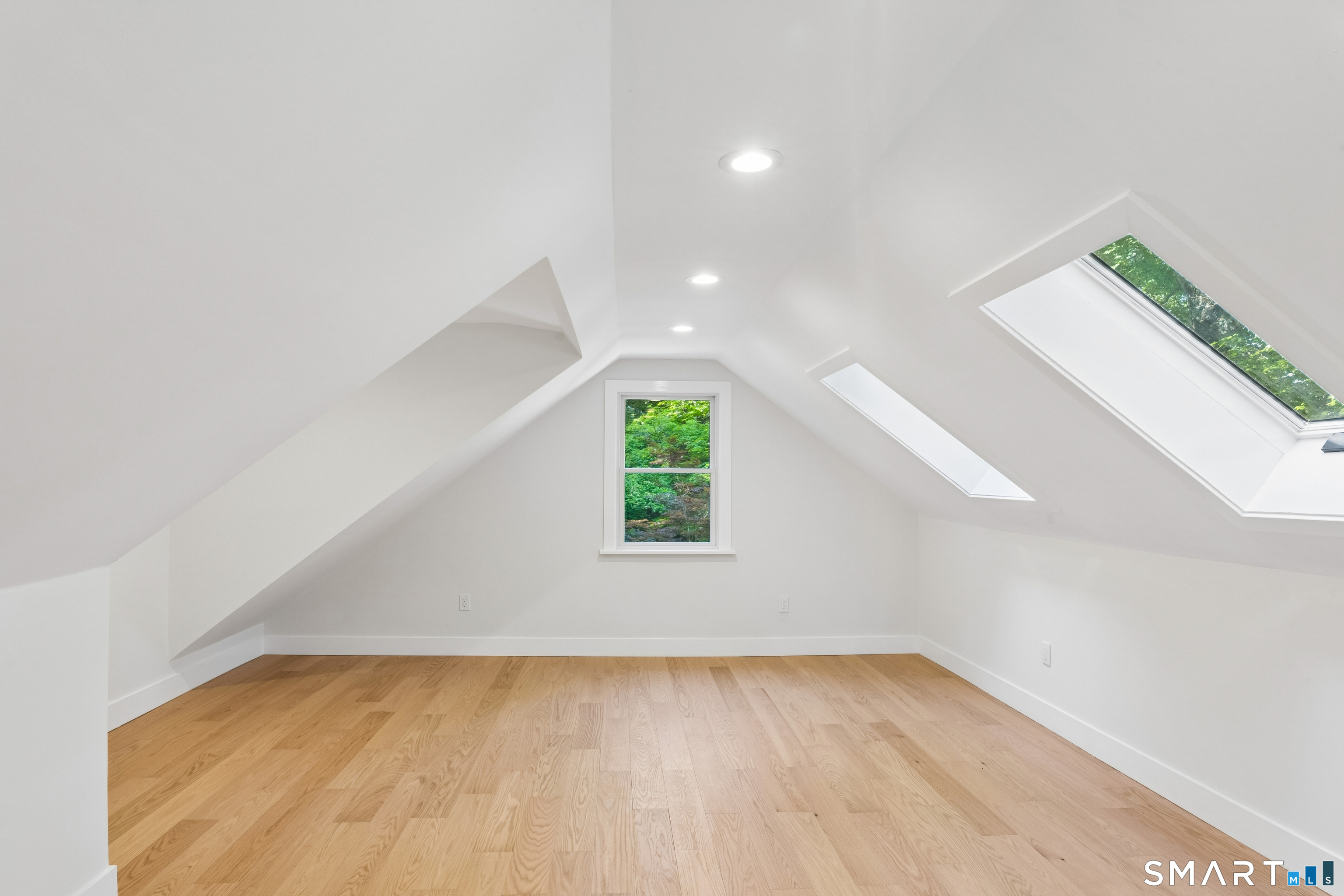 22 East Woods Road