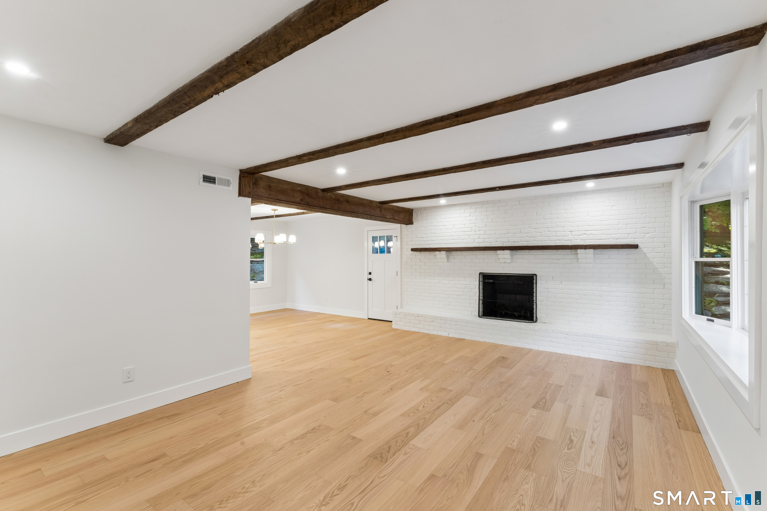 22 East Woods Road