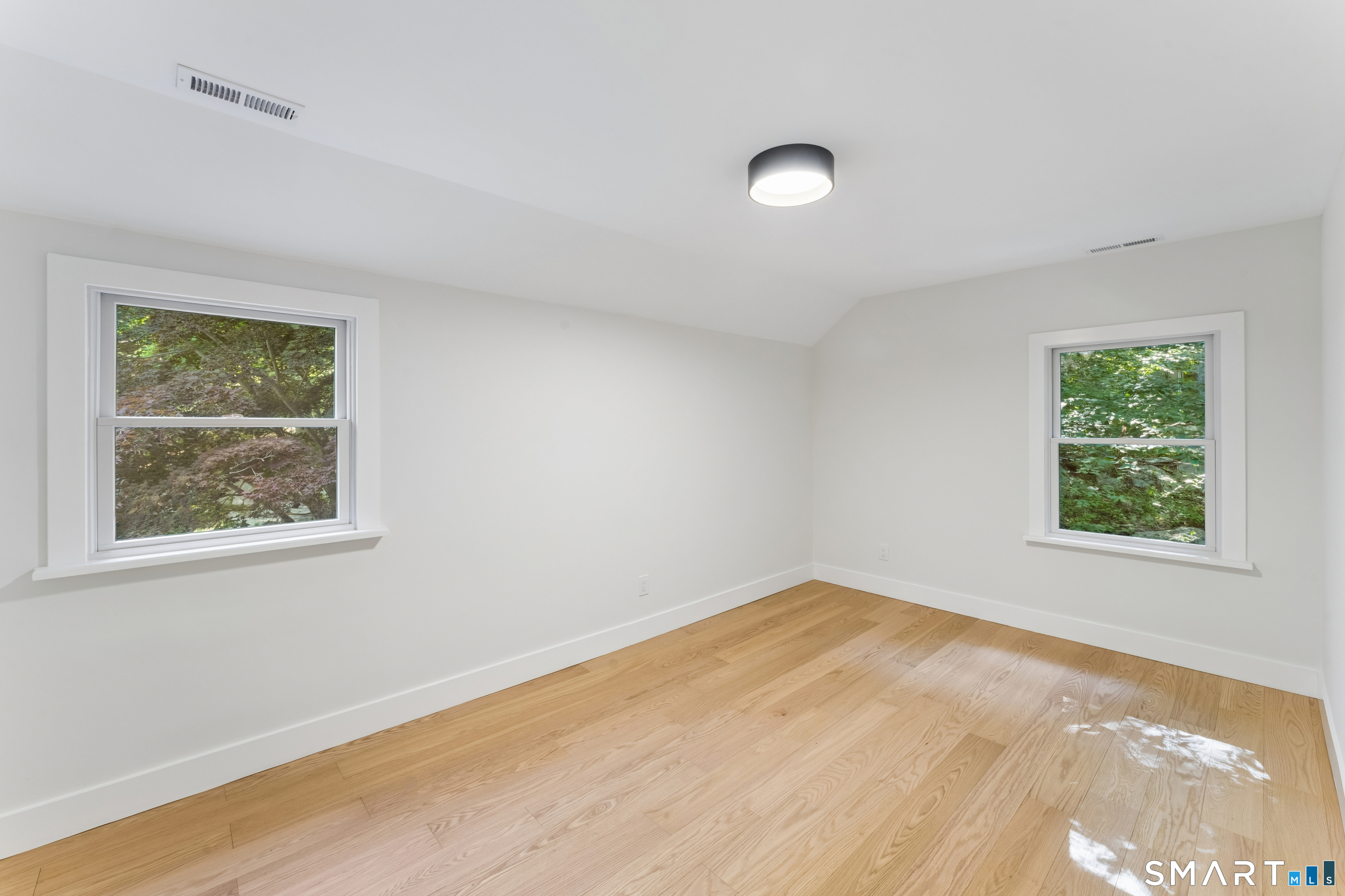 22 East Woods Road