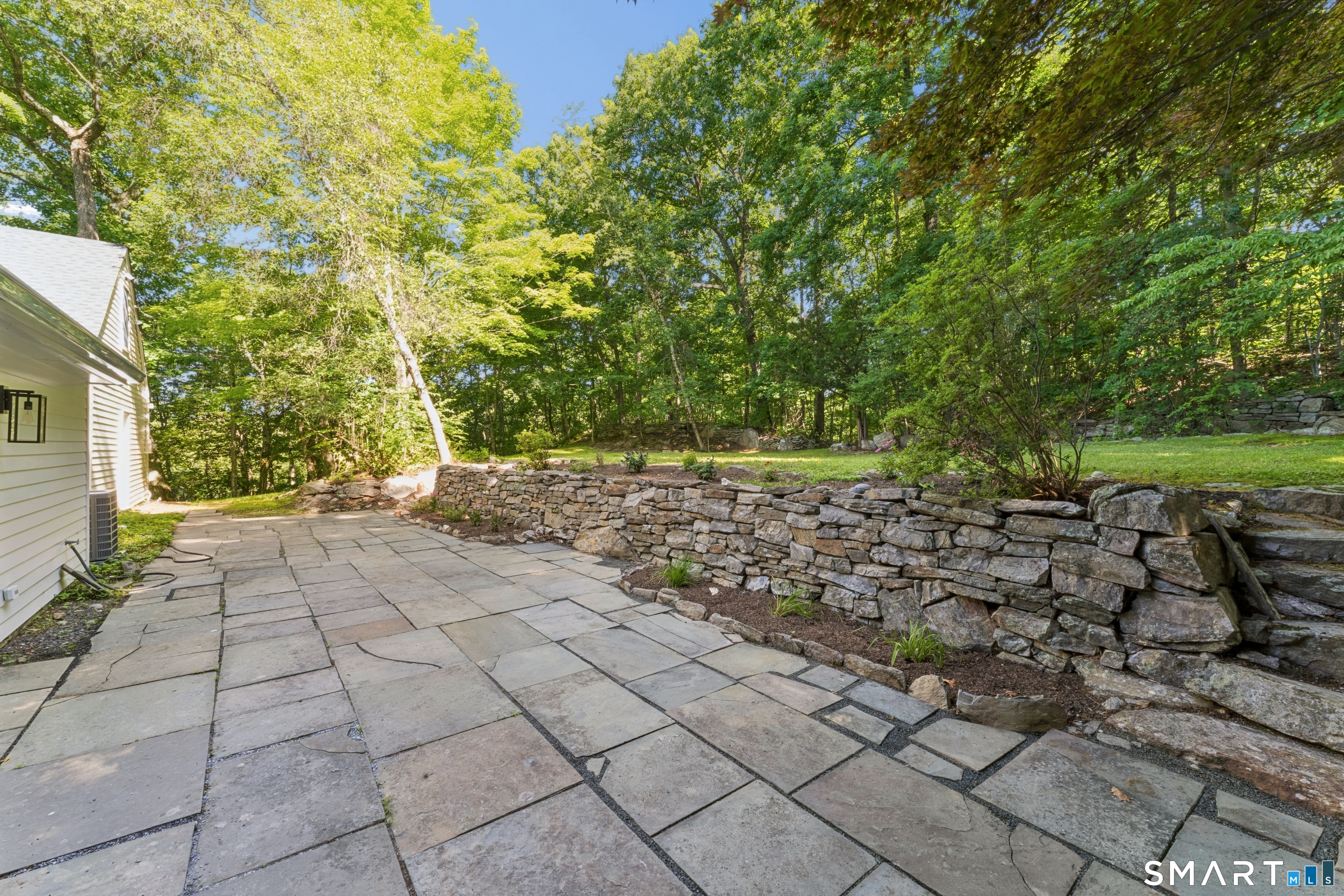 22 East Woods Road