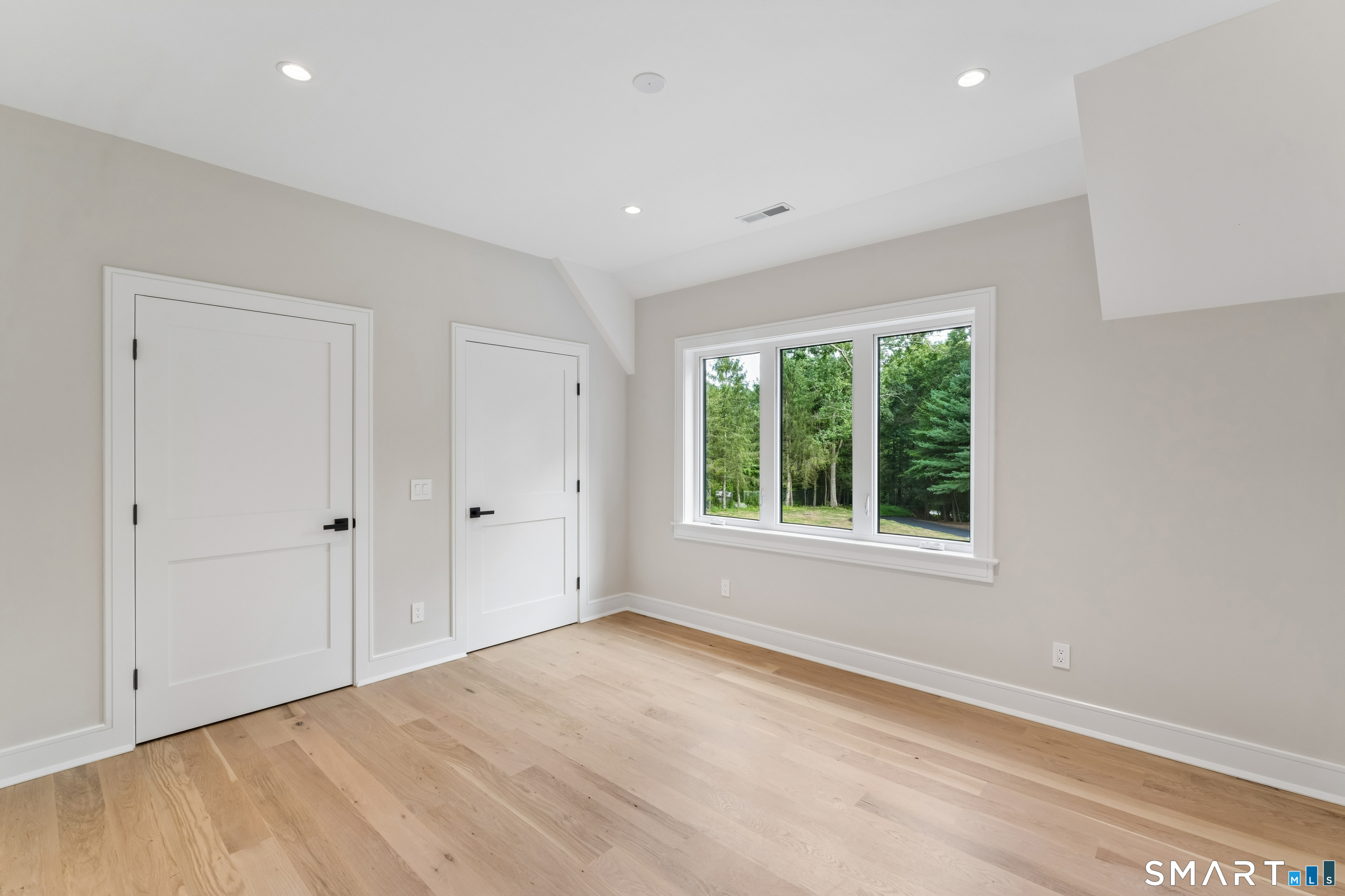 11 Oak Ridge Drive