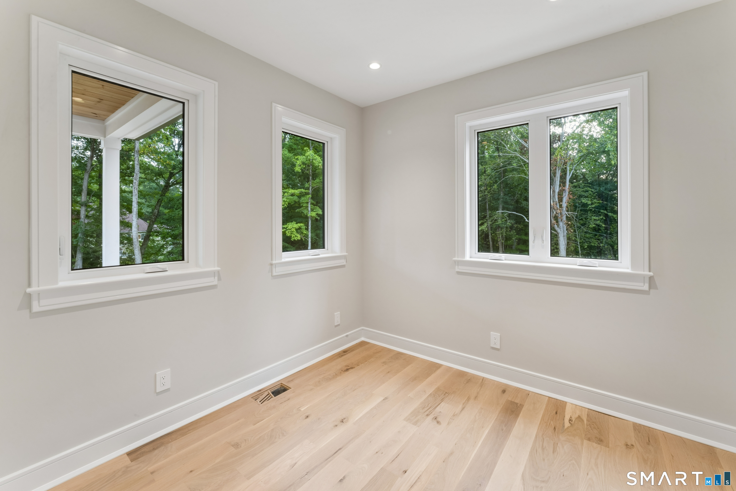 11 Oak Ridge Drive