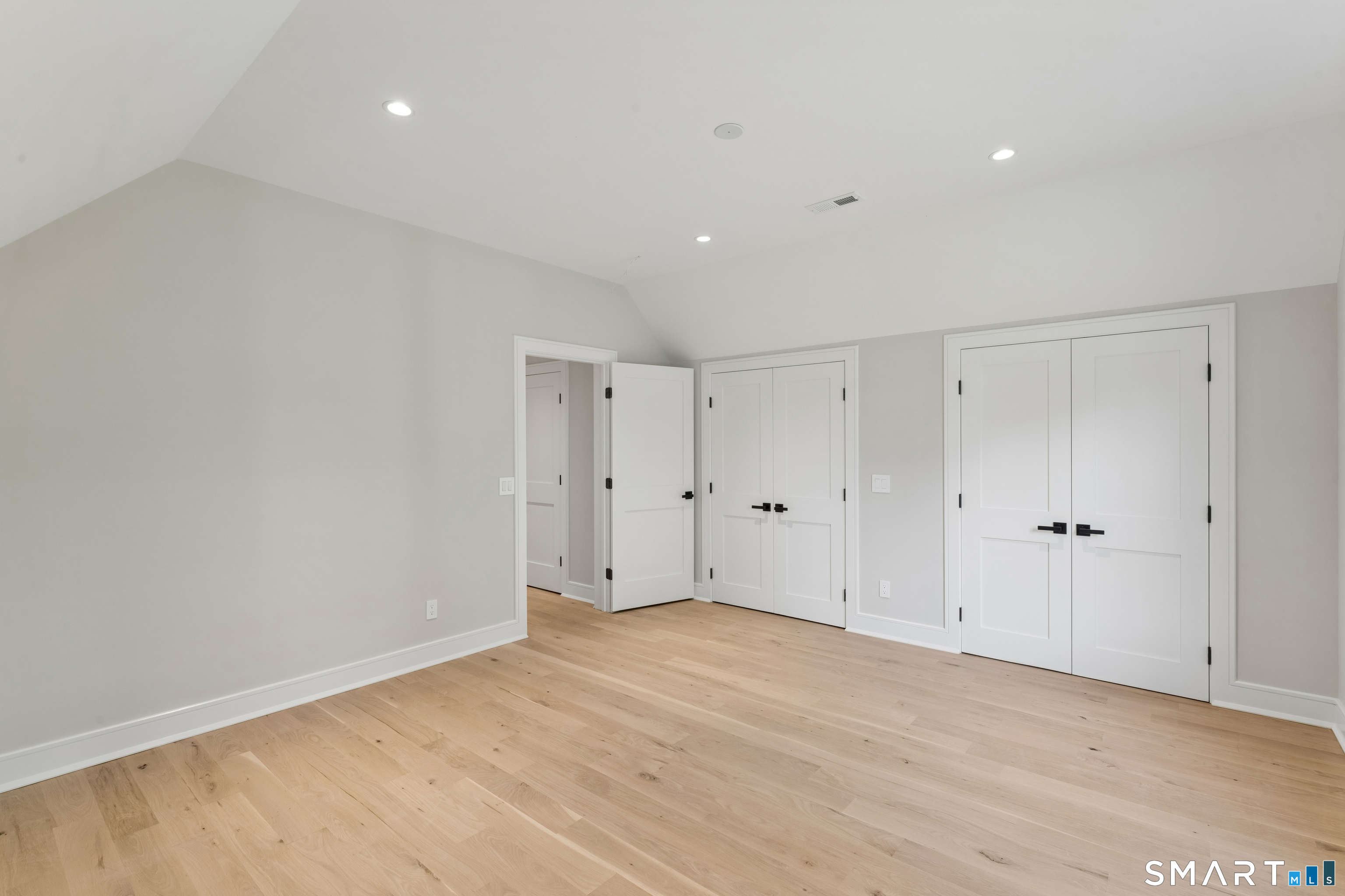 11 Oak Ridge Drive