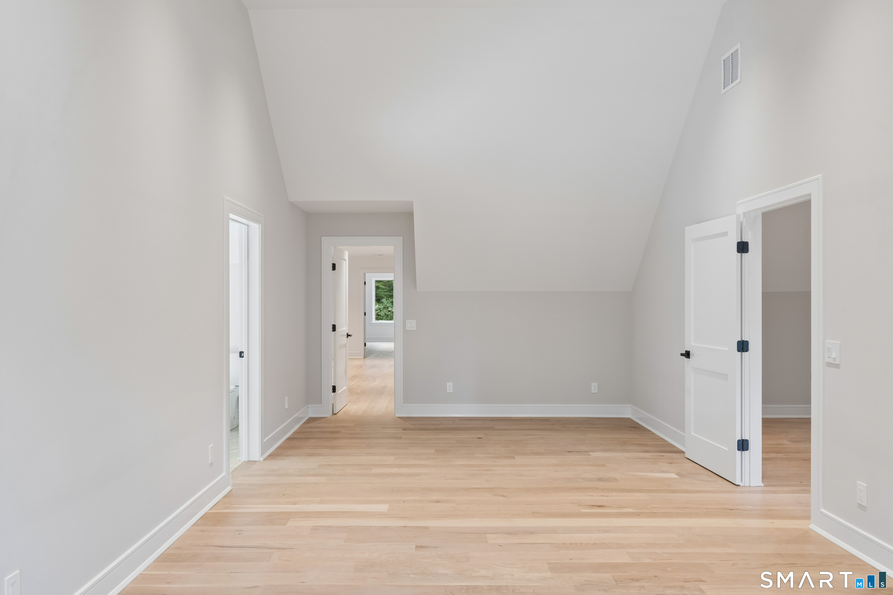 11 Oak Ridge Drive