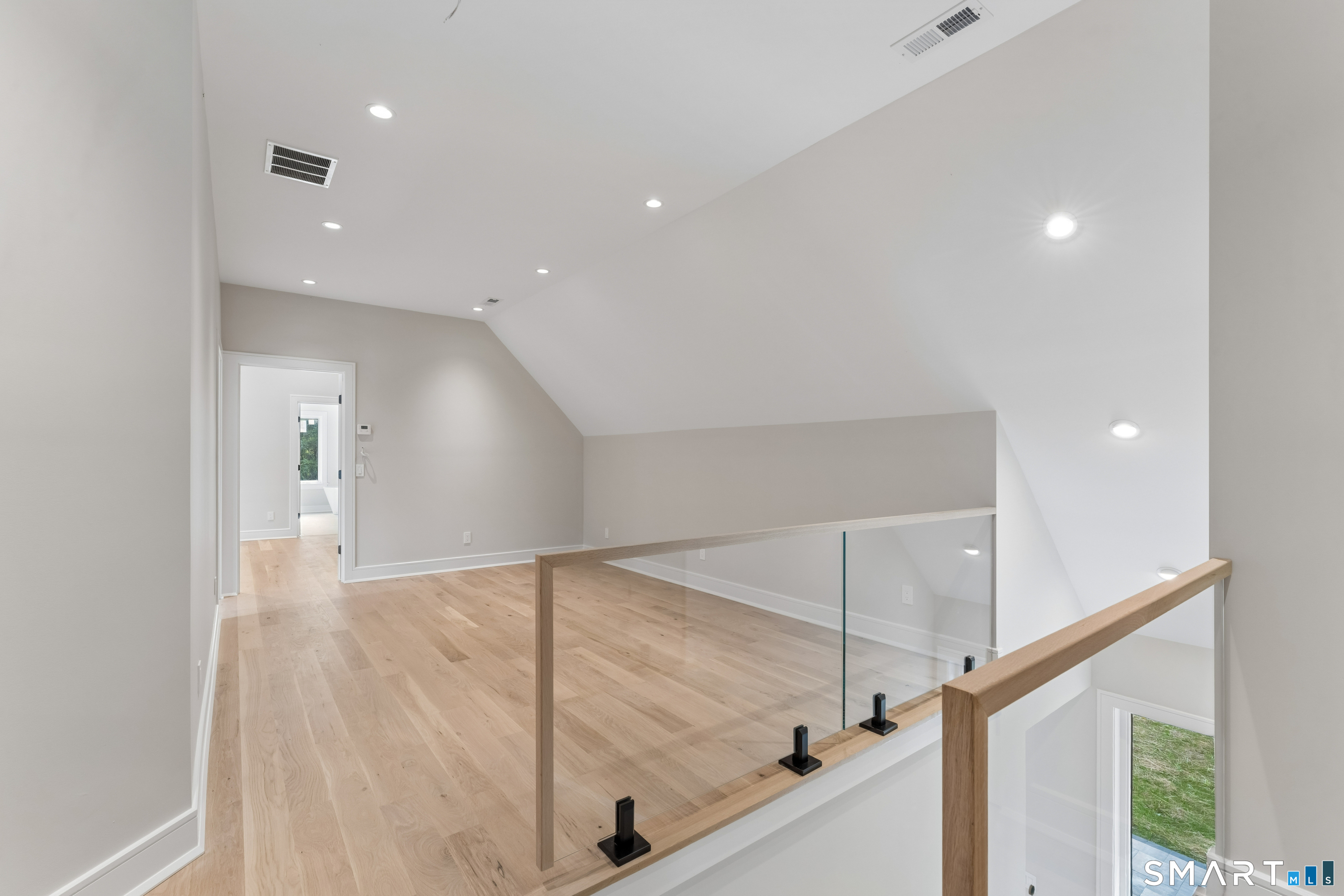 11 Oak Ridge Drive
