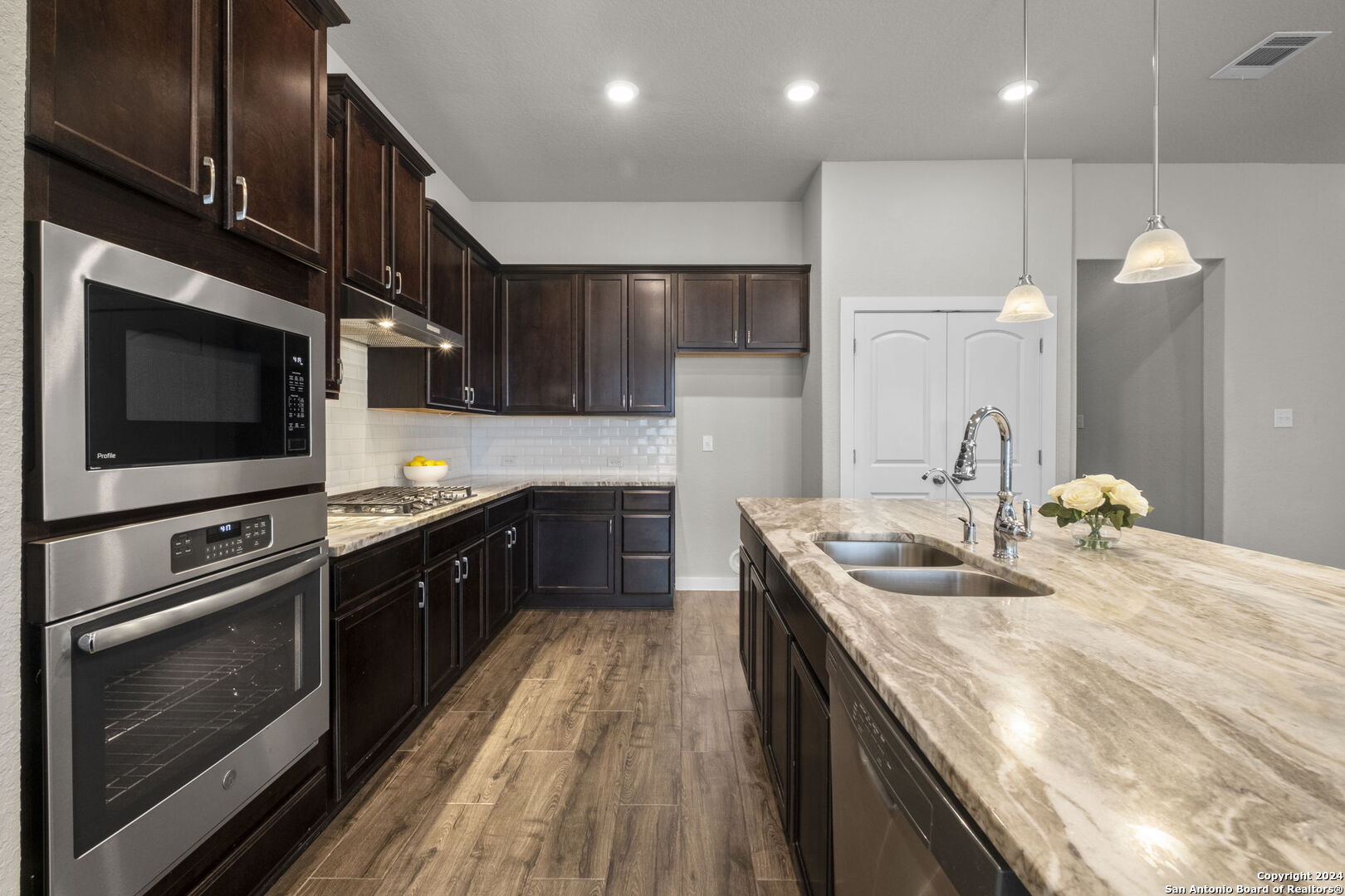 202 TILTWOOD CT