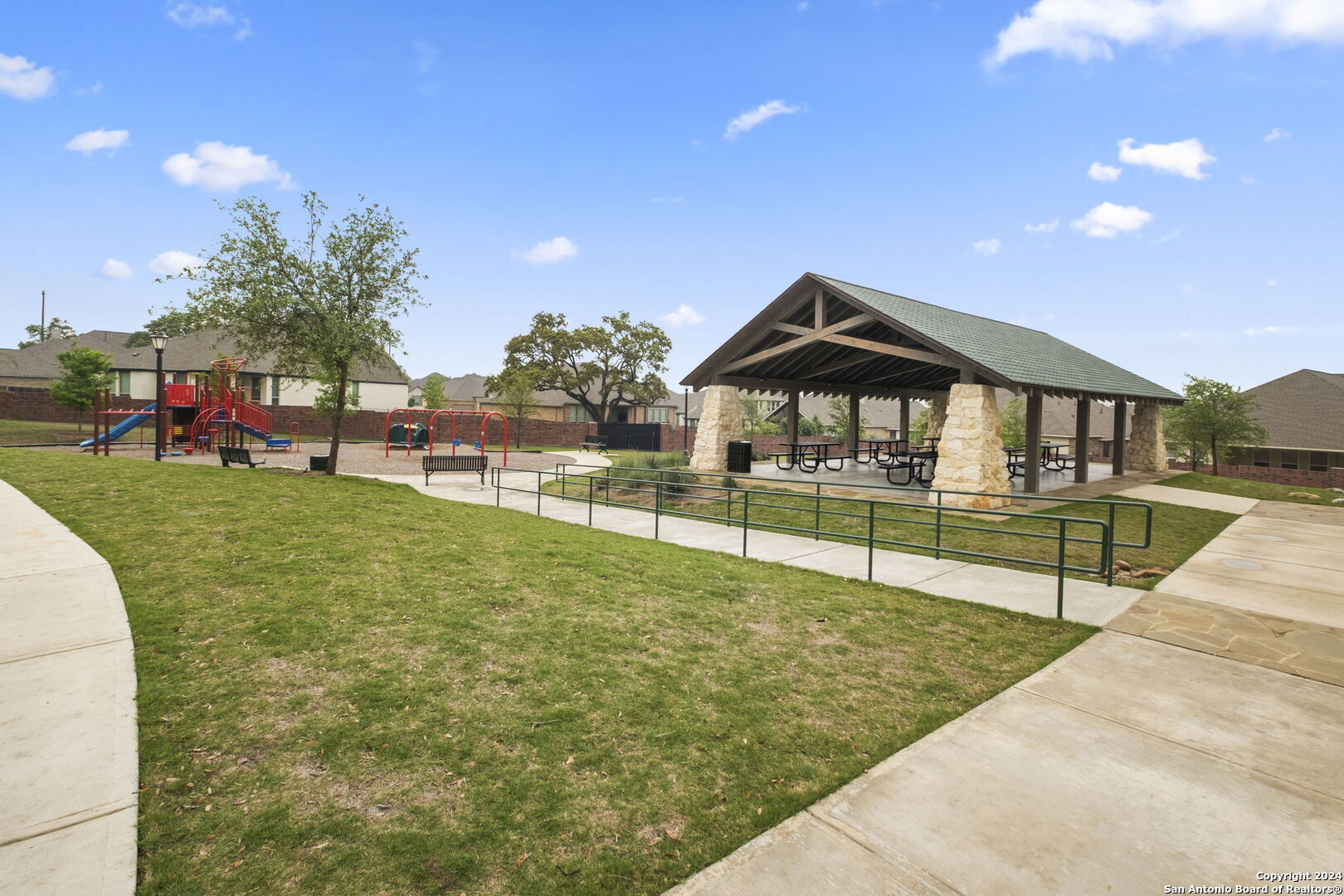 202 TILTWOOD CT