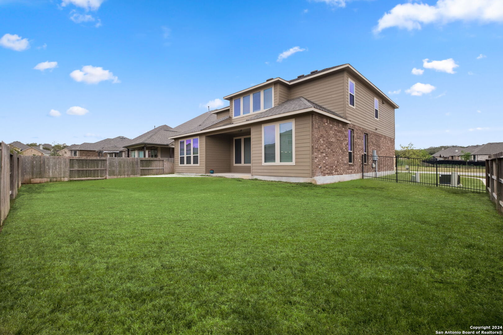 202 TILTWOOD CT