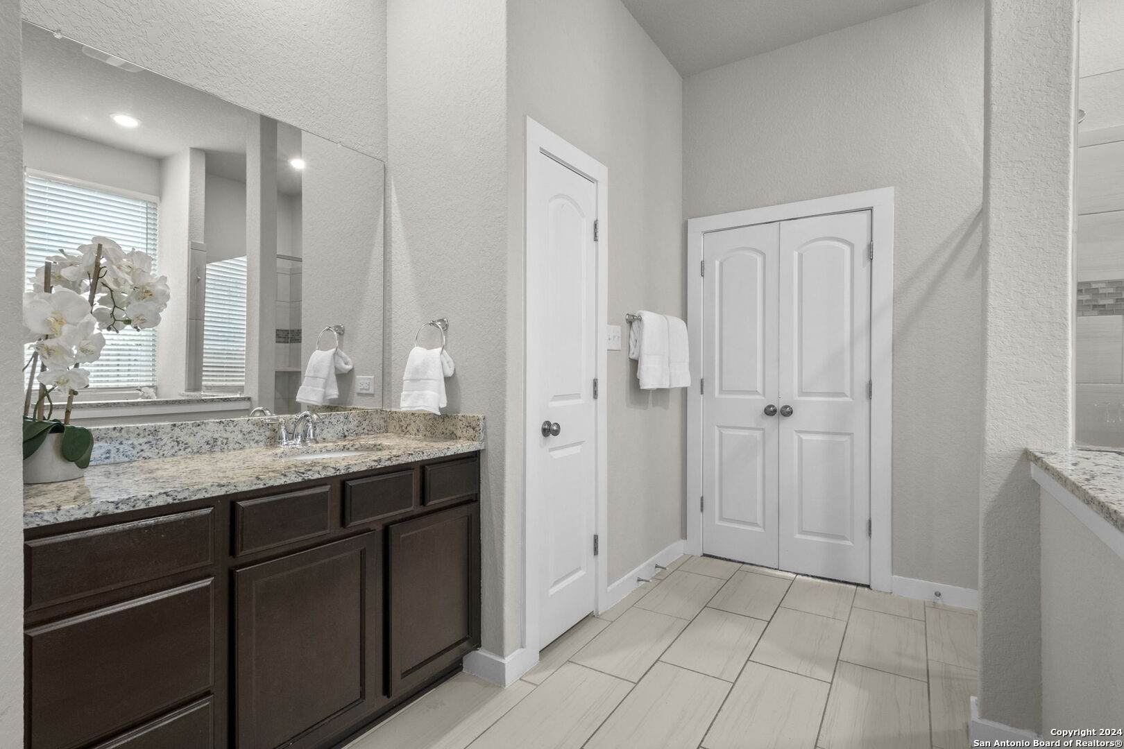 202 TILTWOOD CT