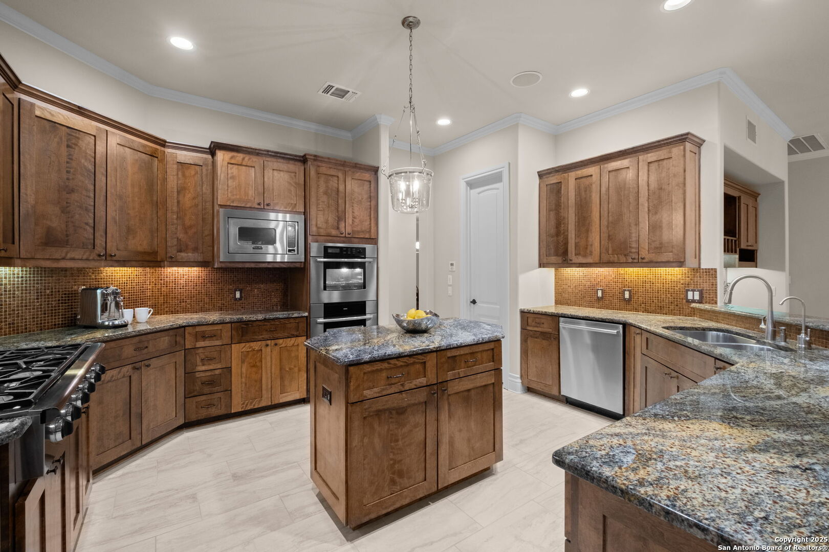 11214 Anaqua Springs