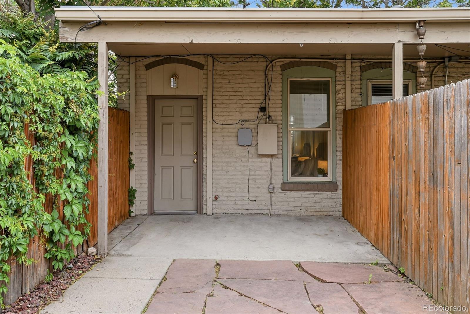 3451 Mariposa Street