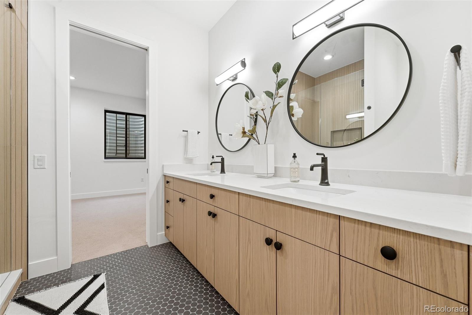 1395 S Saint Paul Street