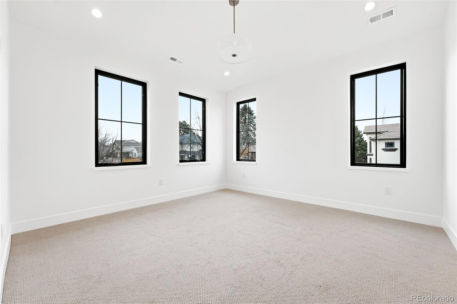 1395 S Saint Paul Street