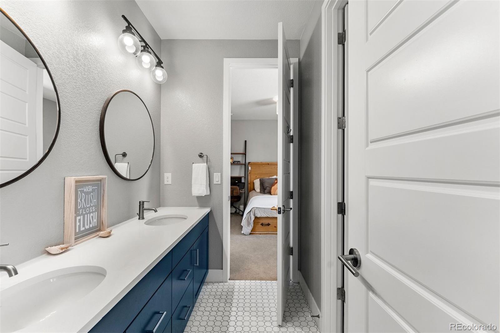 6128 N Dallas Street