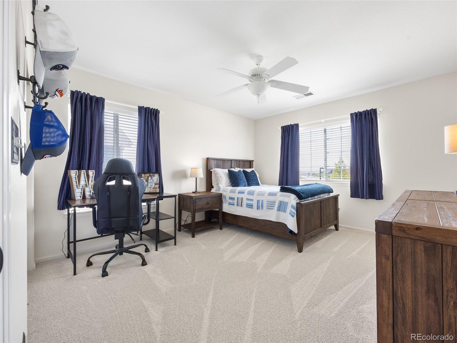 15915 E Summit Fox Avenue