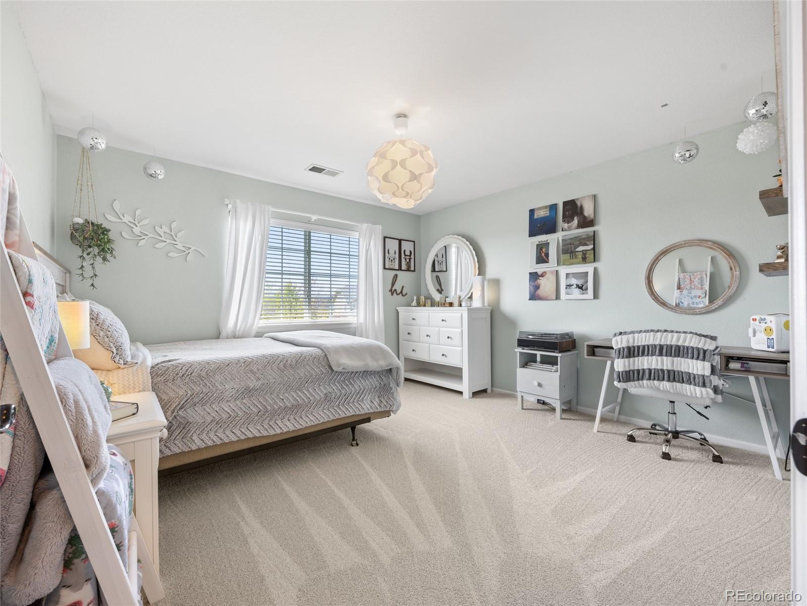 15915 E Summit Fox Avenue