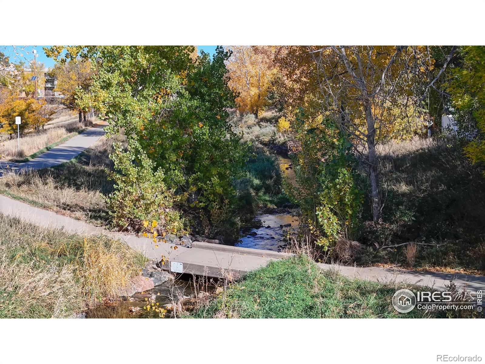 2421 S Newberry Court