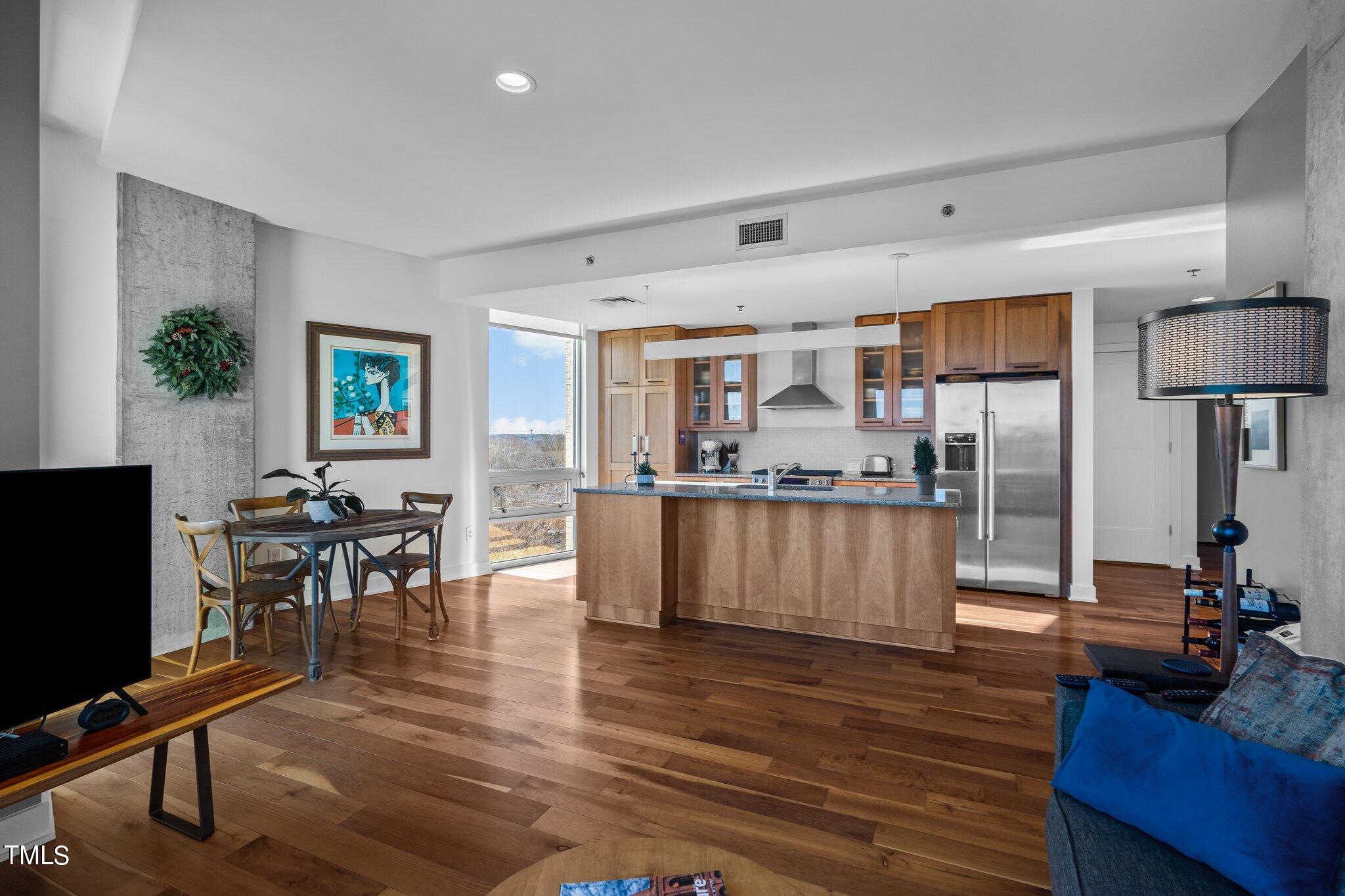 601 W Rosemary Street Unit: 604