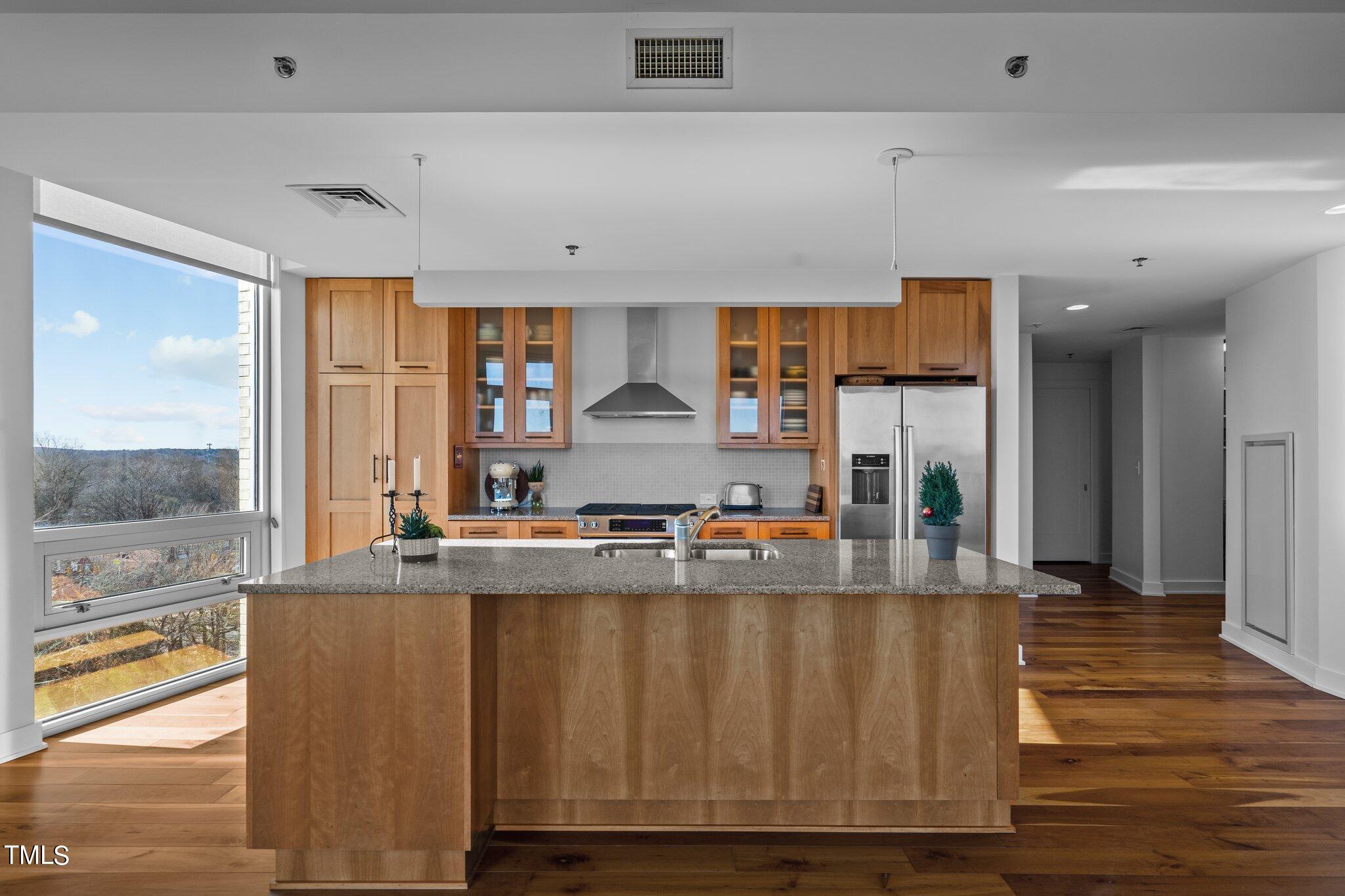 601 W Rosemary Street Unit: 604