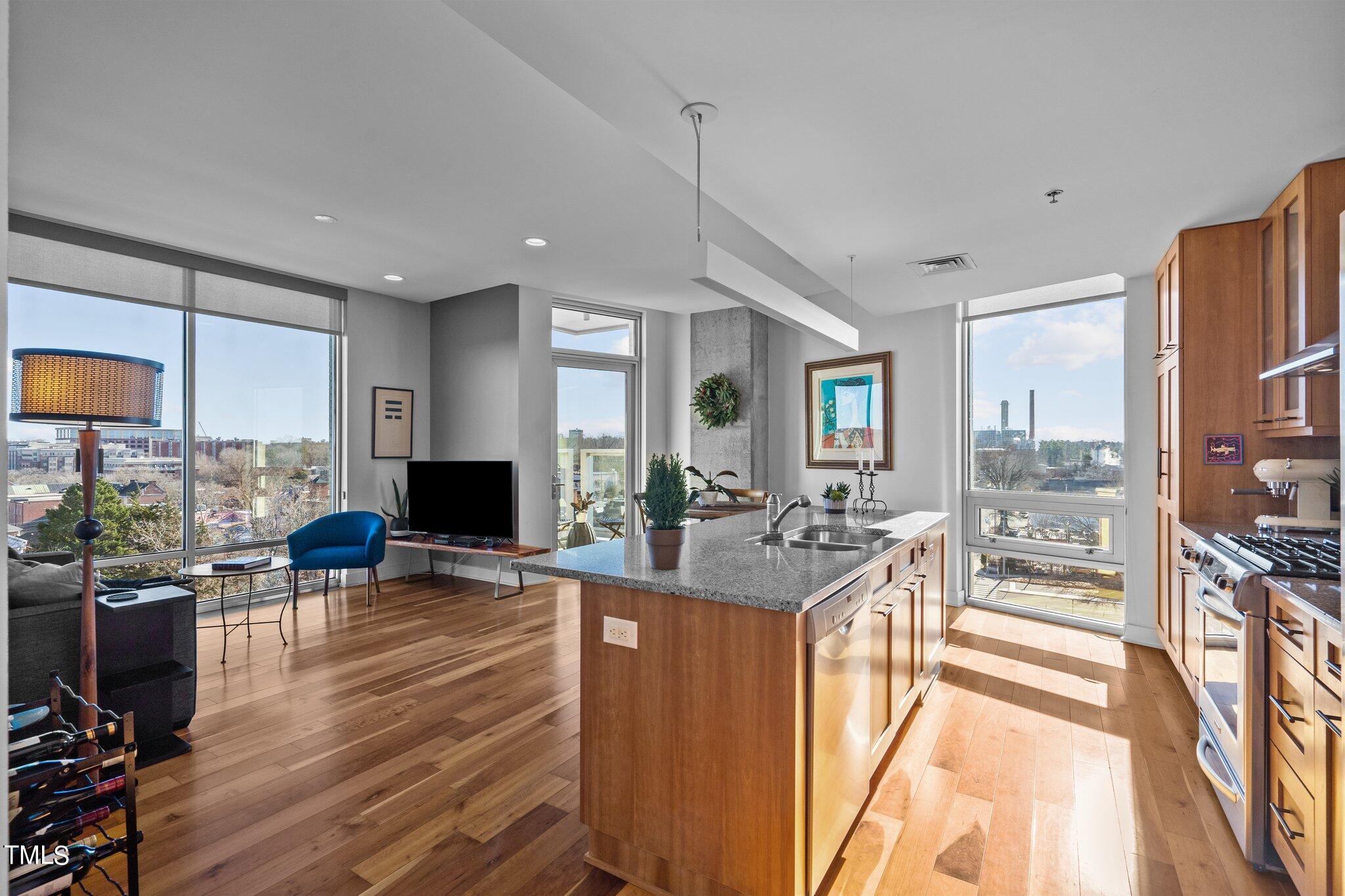 601 W Rosemary Street Unit: 604