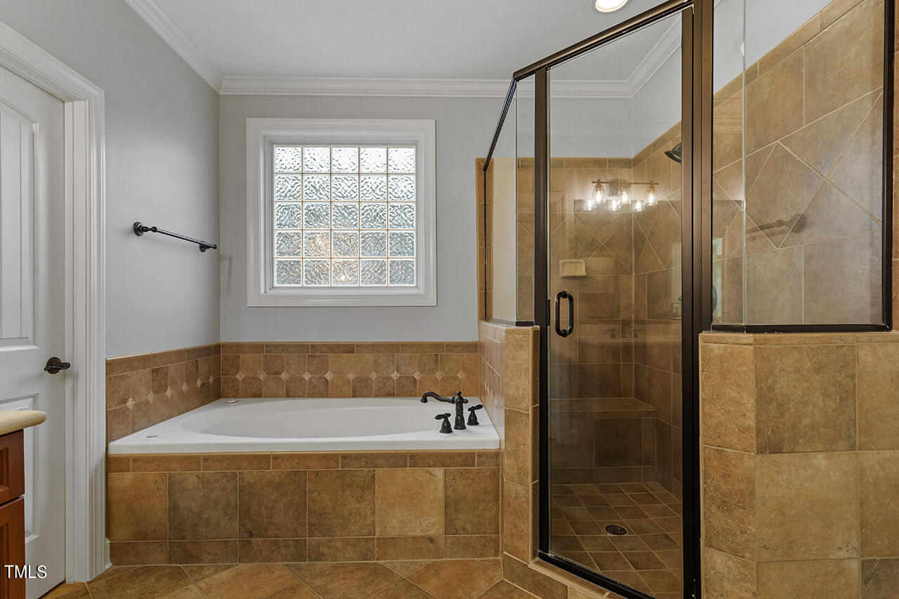 2 Syston Court