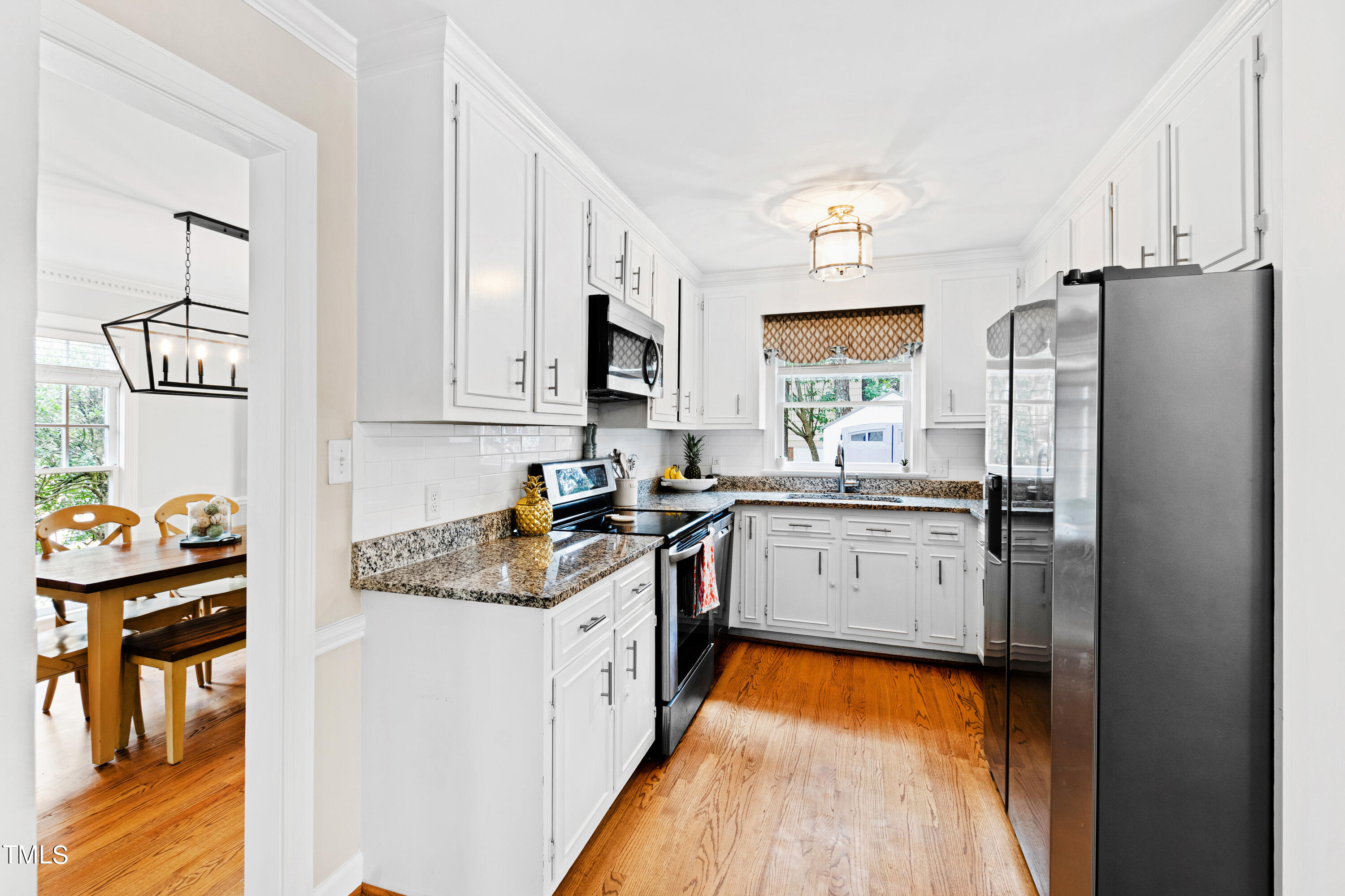 3 Abingdon Way