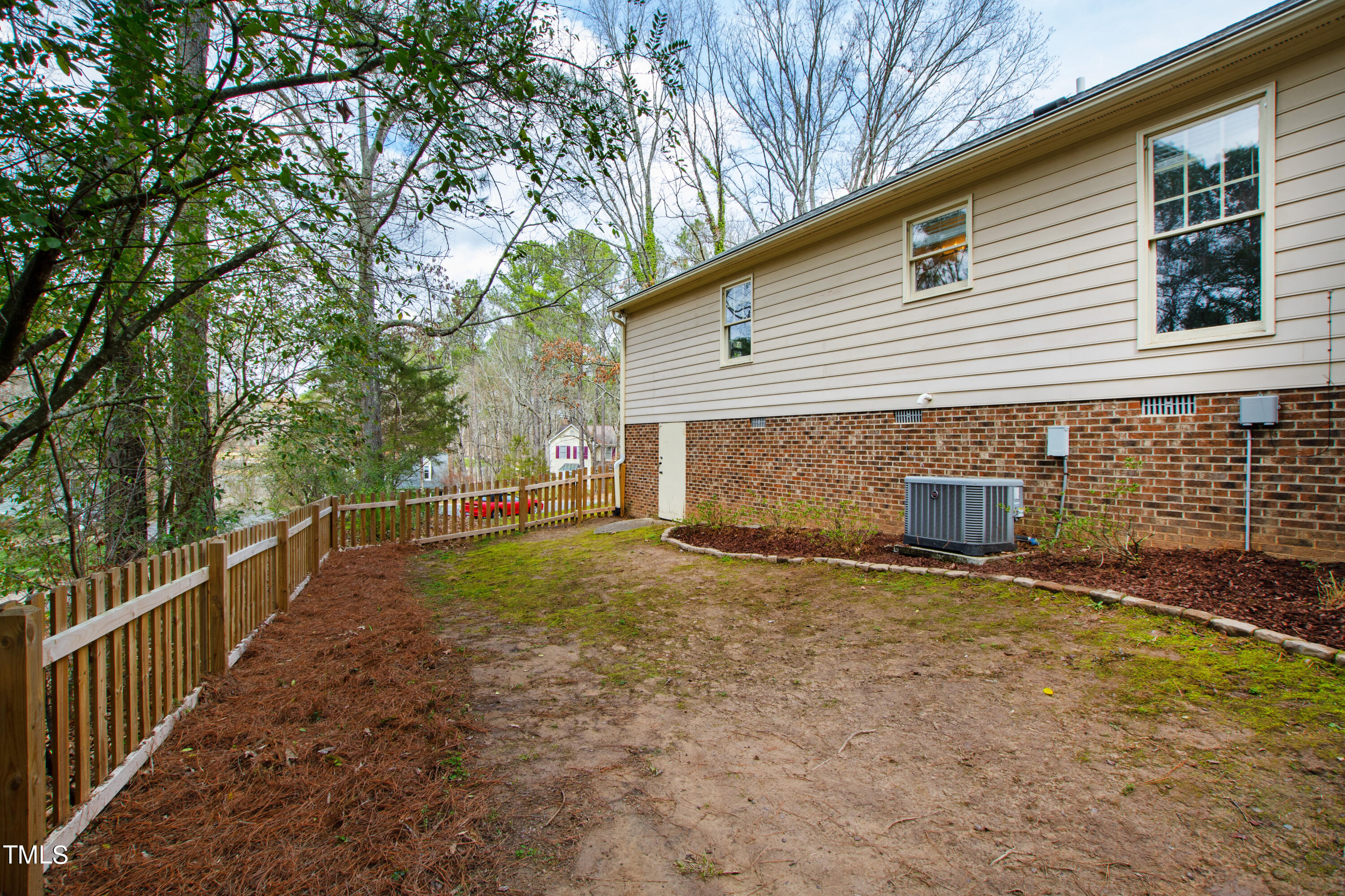 3 Abingdon Way