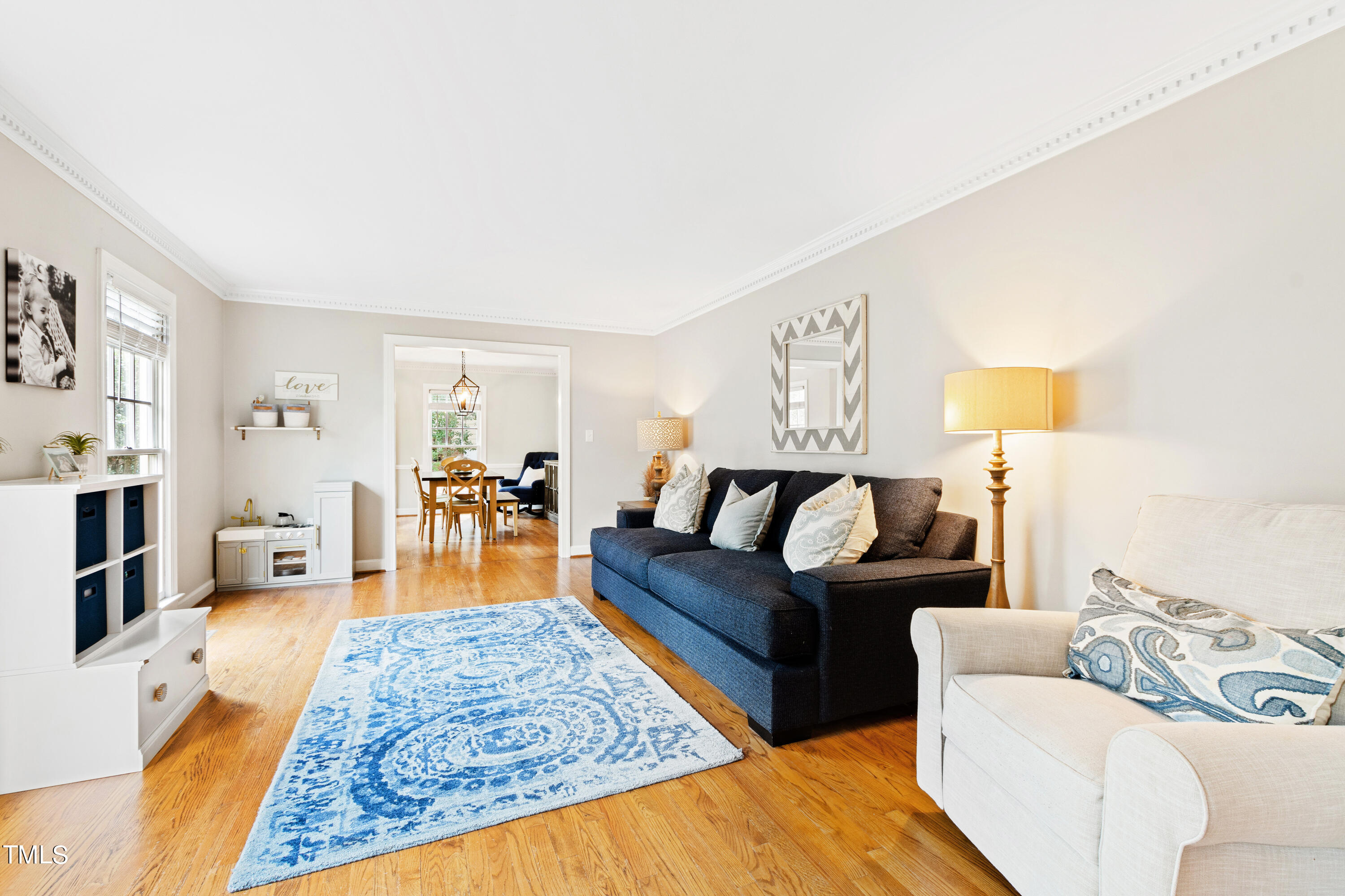 3 Abingdon Way
