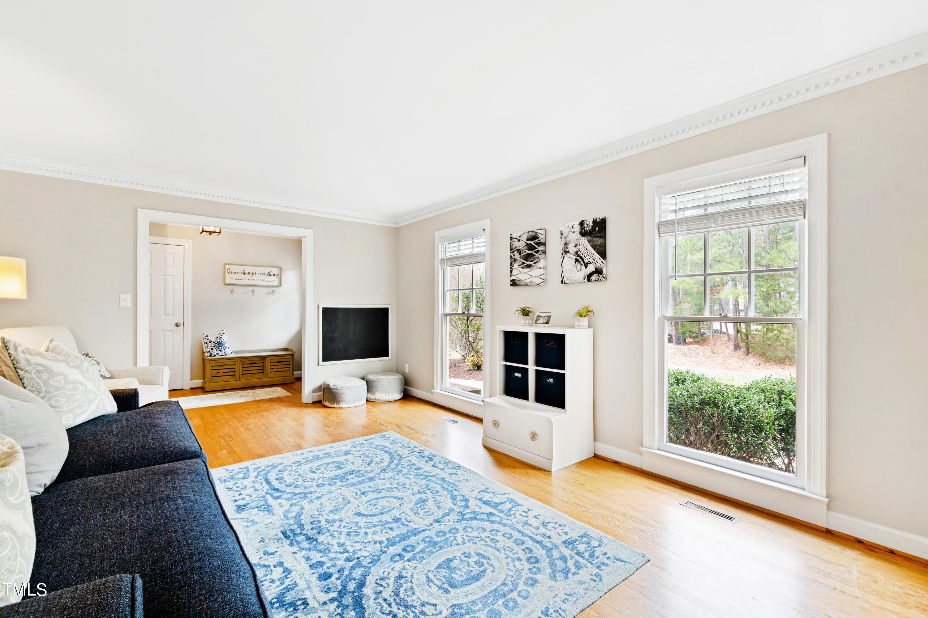 3 Abingdon Way