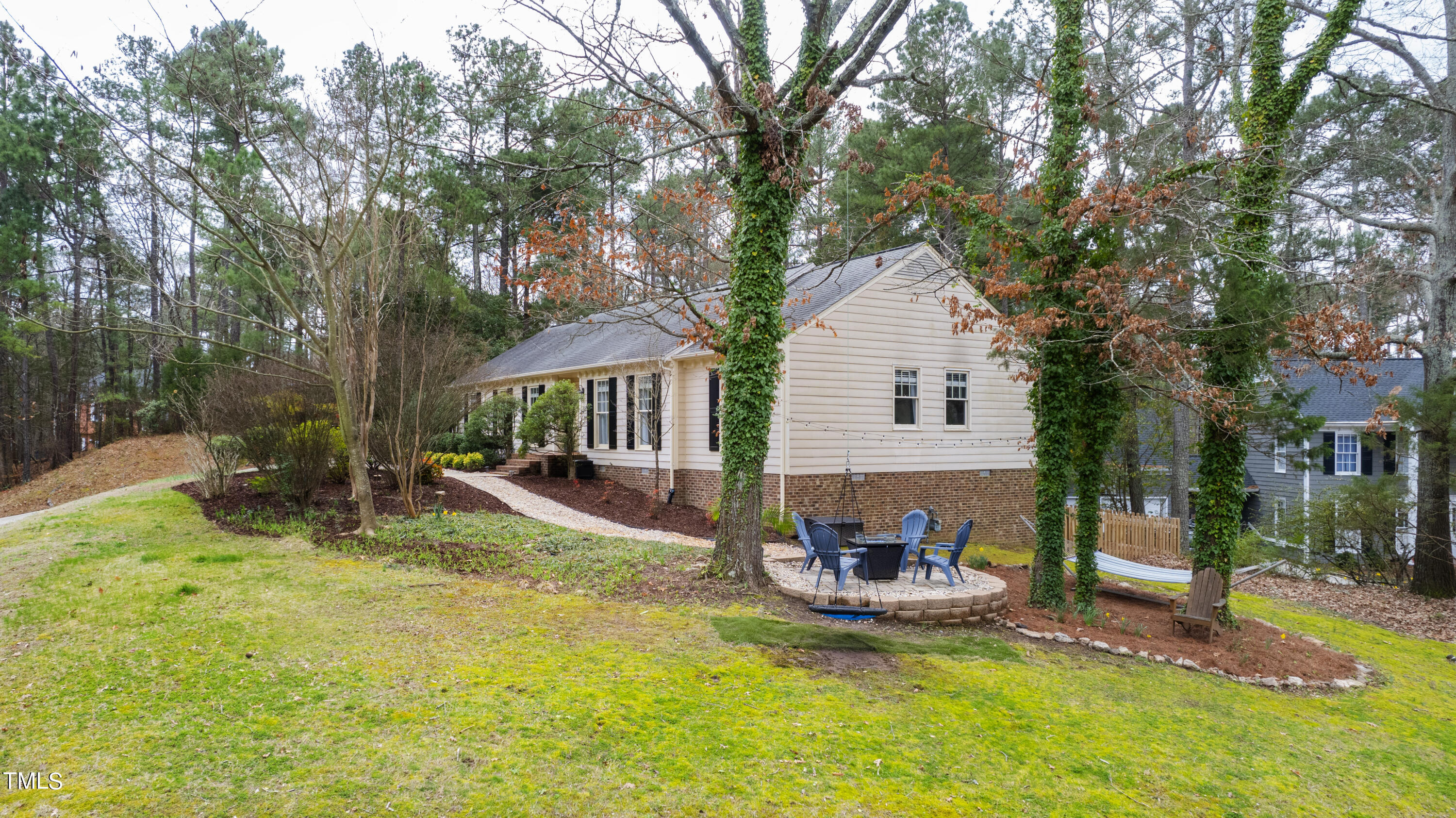 3 Abingdon Way