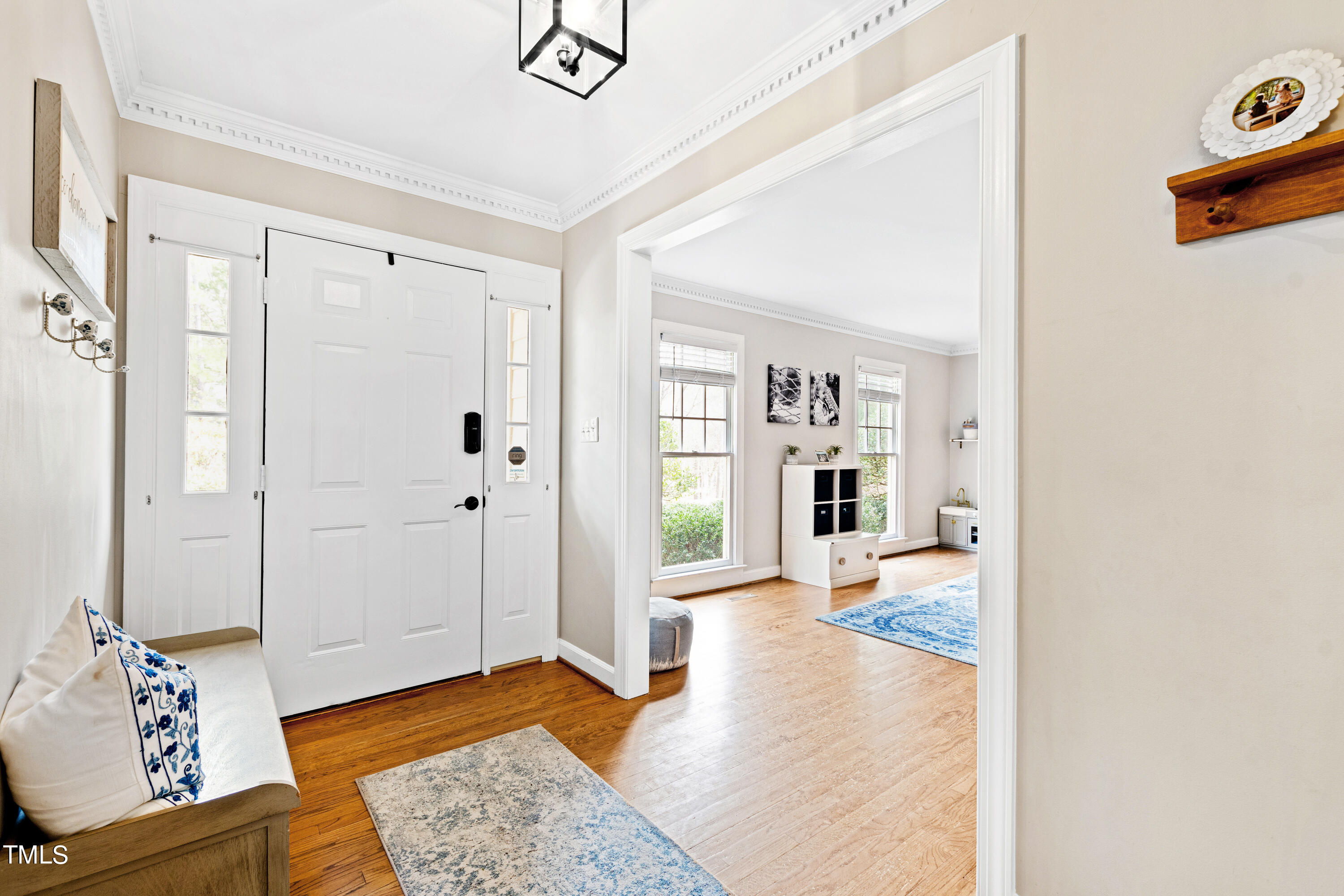 3 Abingdon Way