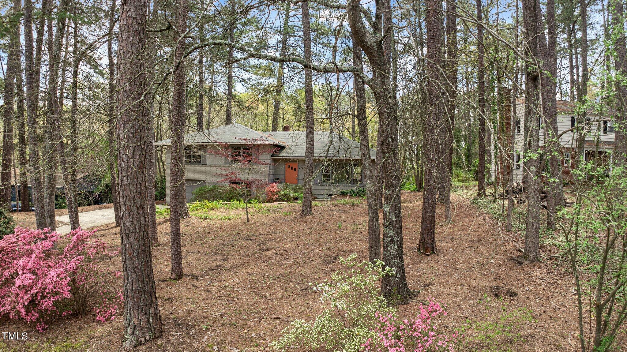 2733 Dogwood Road