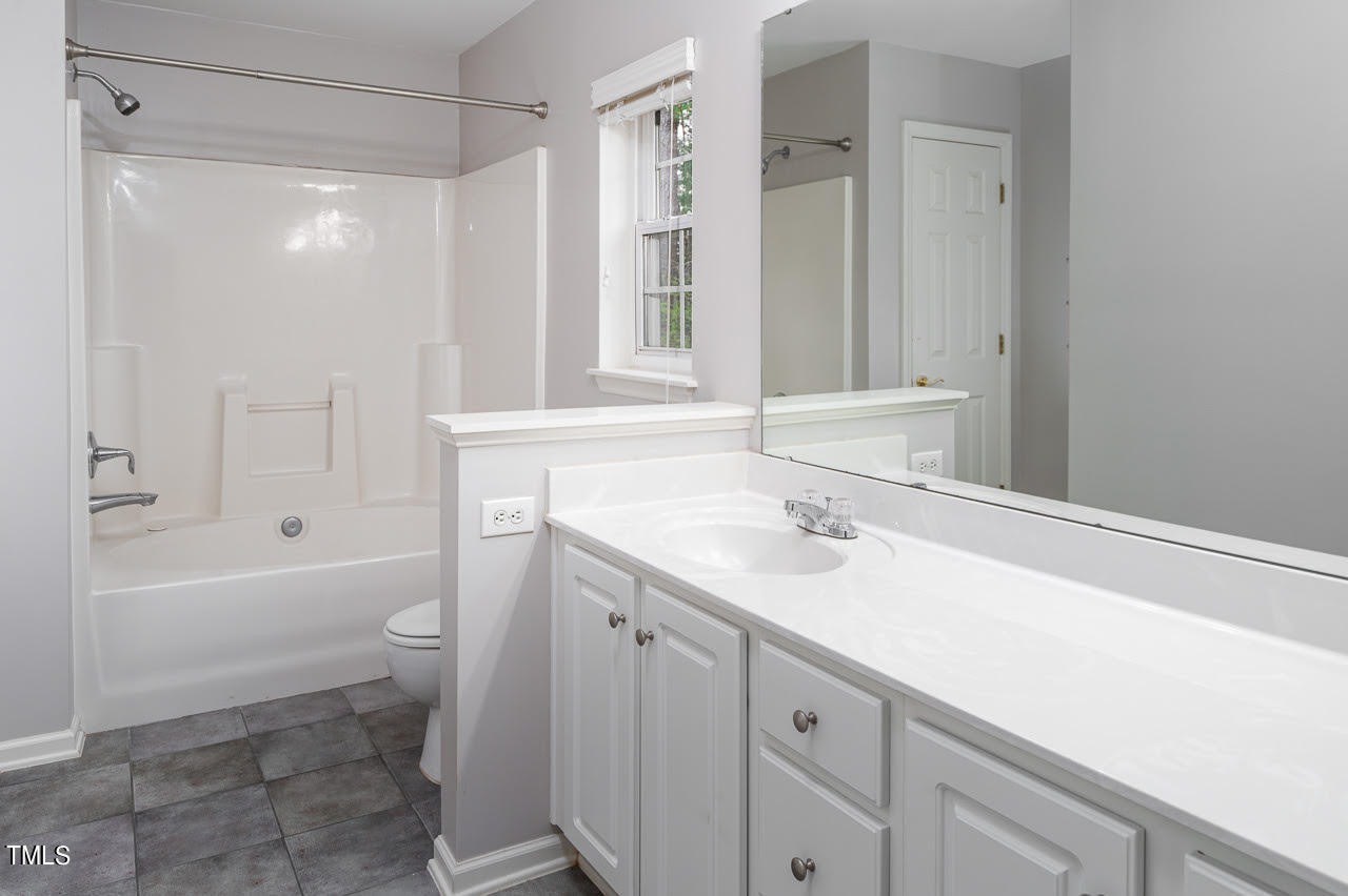 1112 Sophomore Court