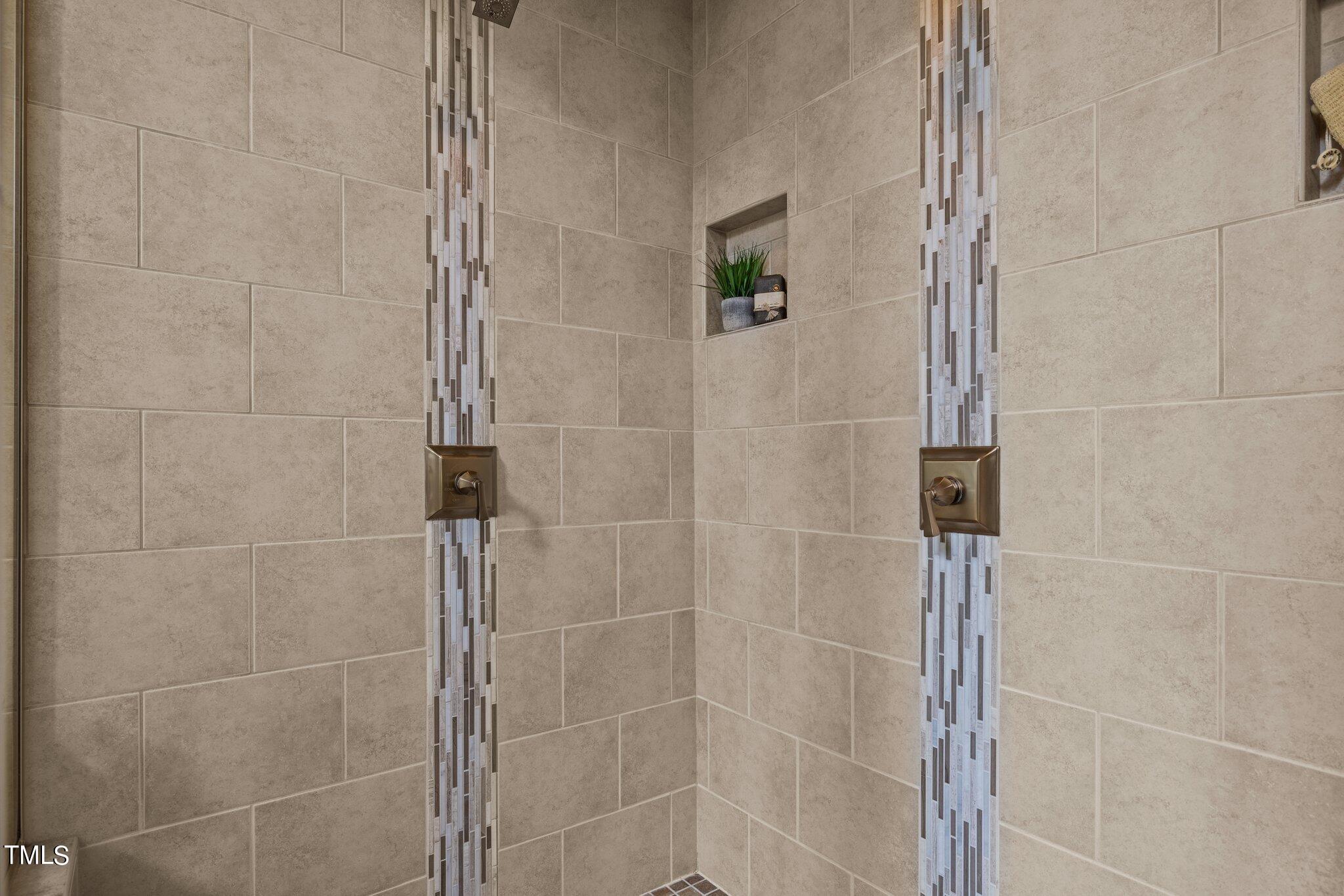 20002 Fountain