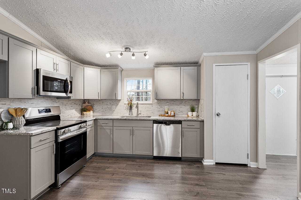 2208 Pleasant Brook Way