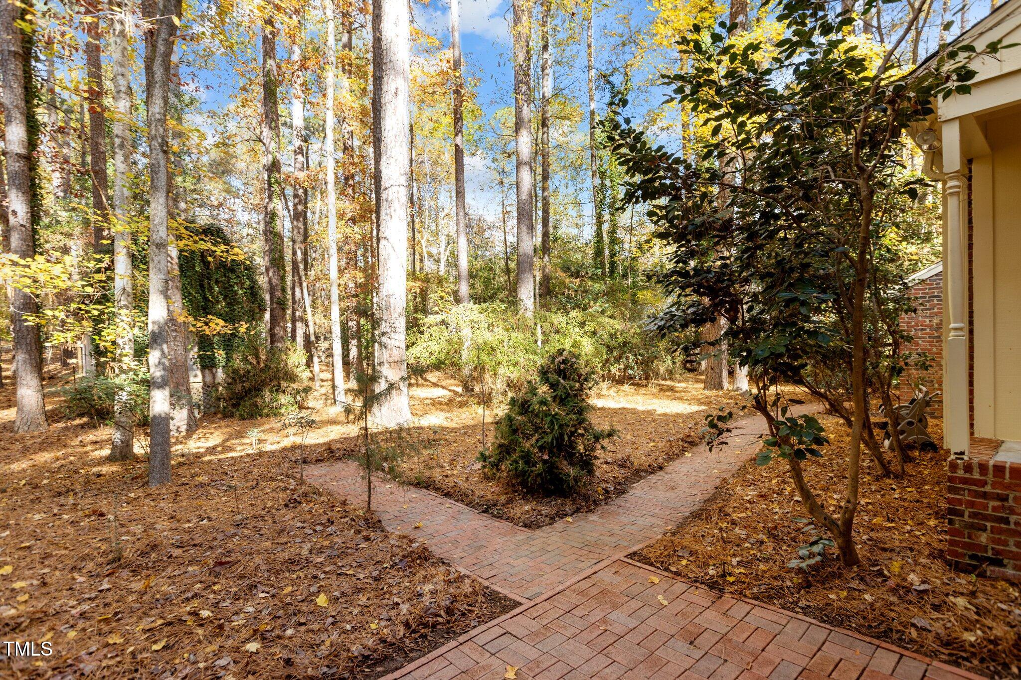 2438 Springview Trail