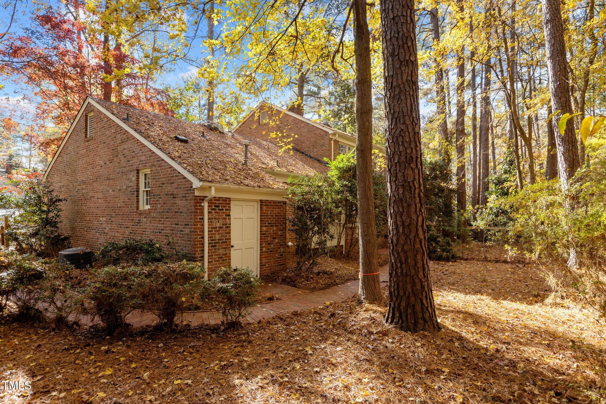 2438 Springview Trail