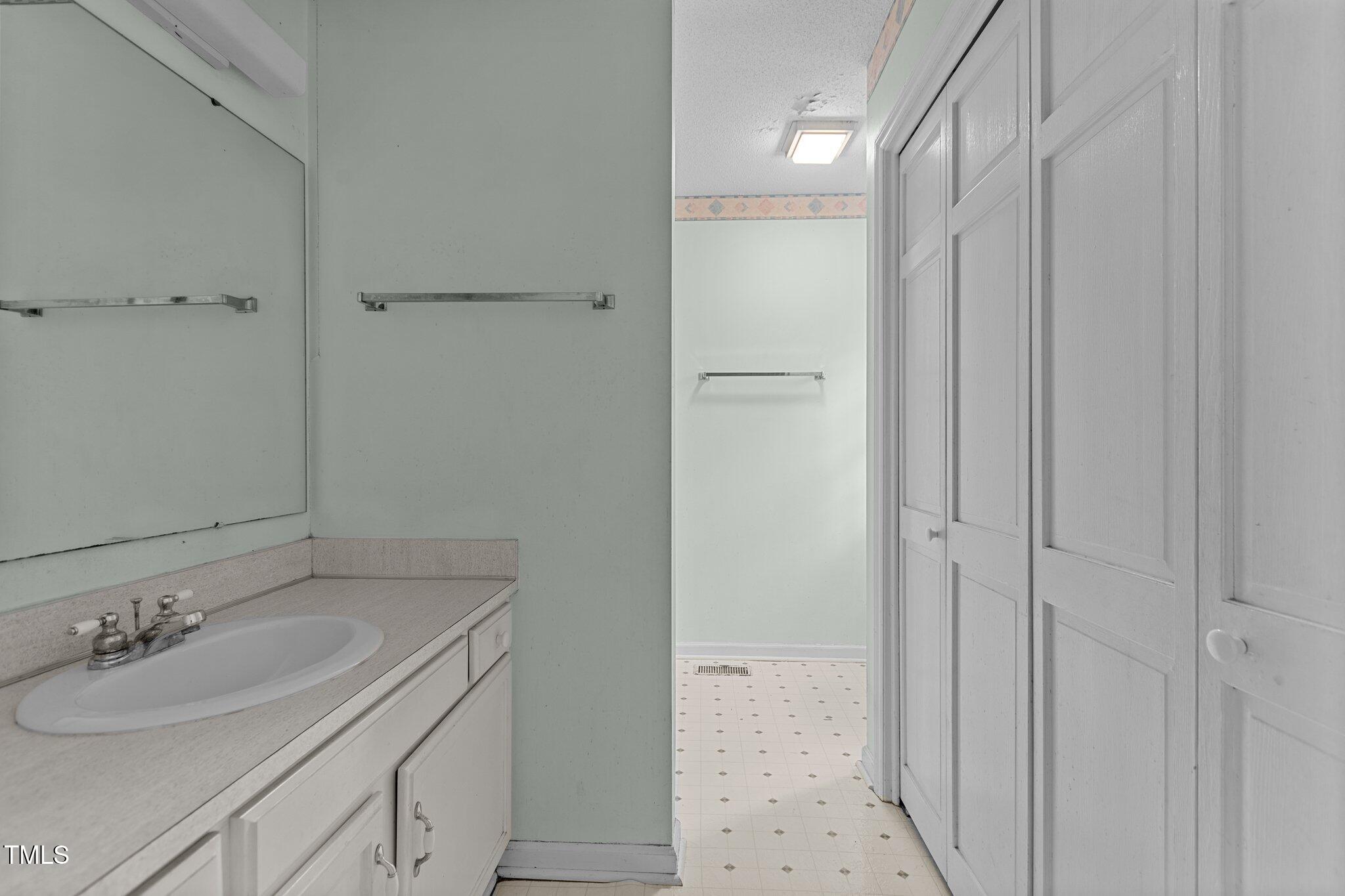 2438 Springview Trail