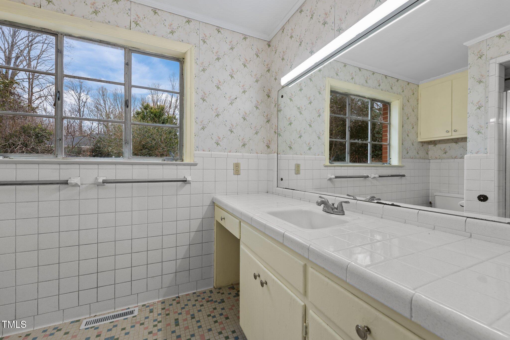 515 W Cardinal Street