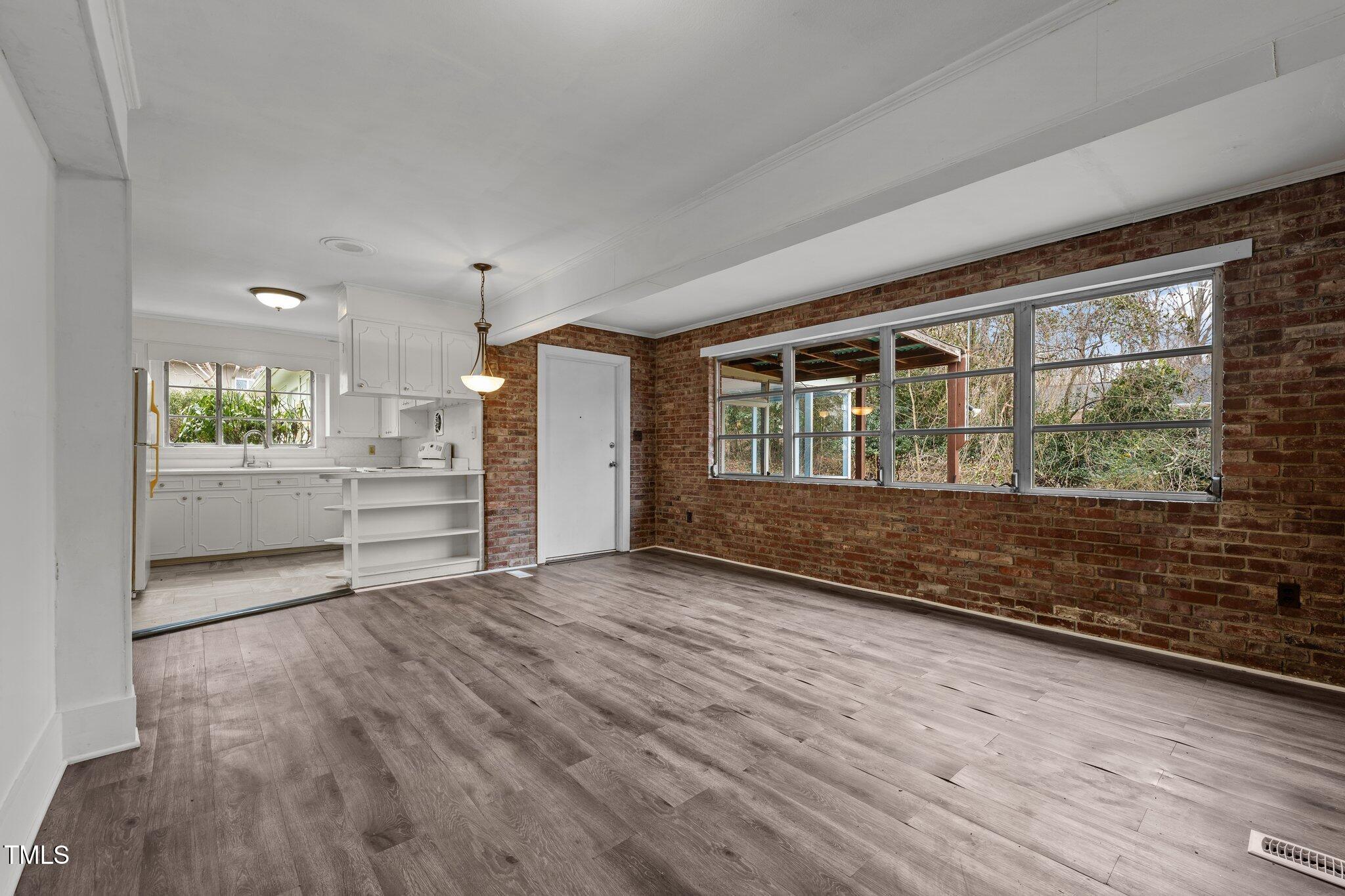 515 W Cardinal Street