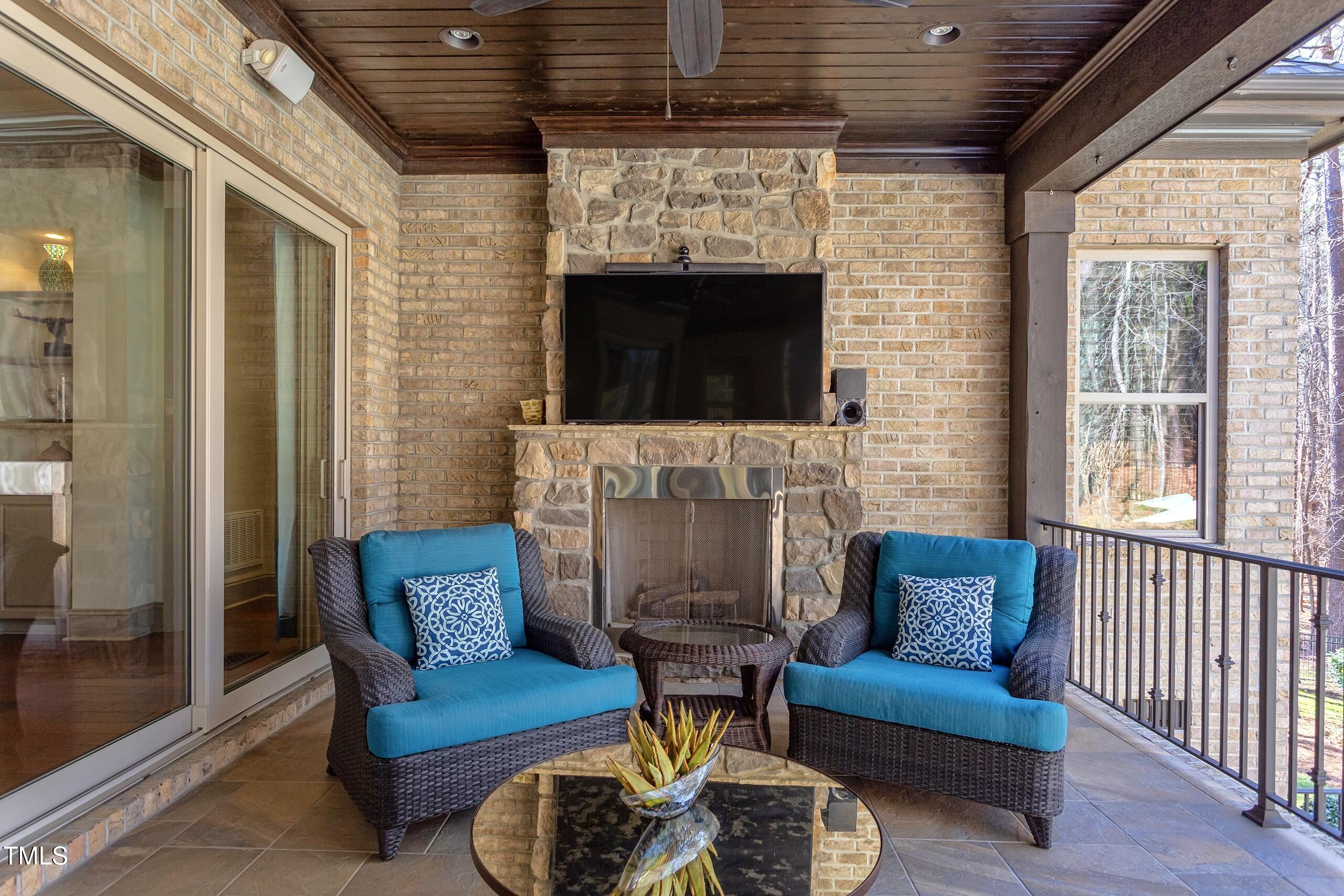 6105 Valencia Court