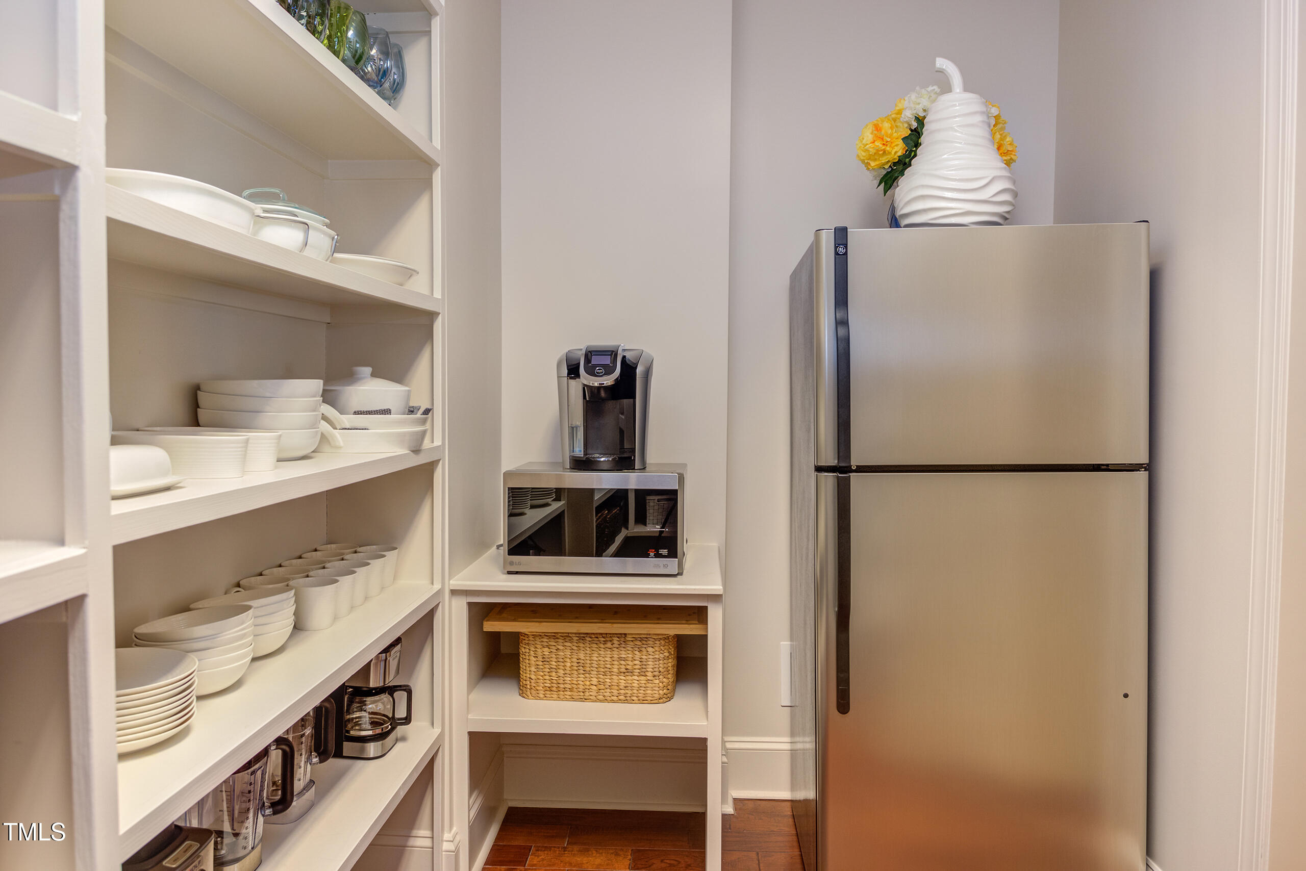 6105 Valencia Court