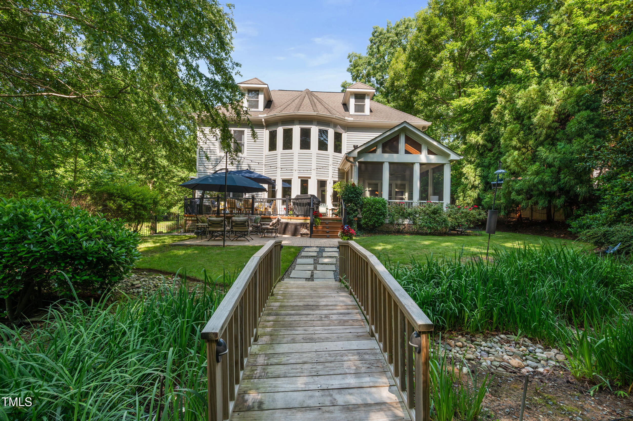 105 Cross Creek Drive