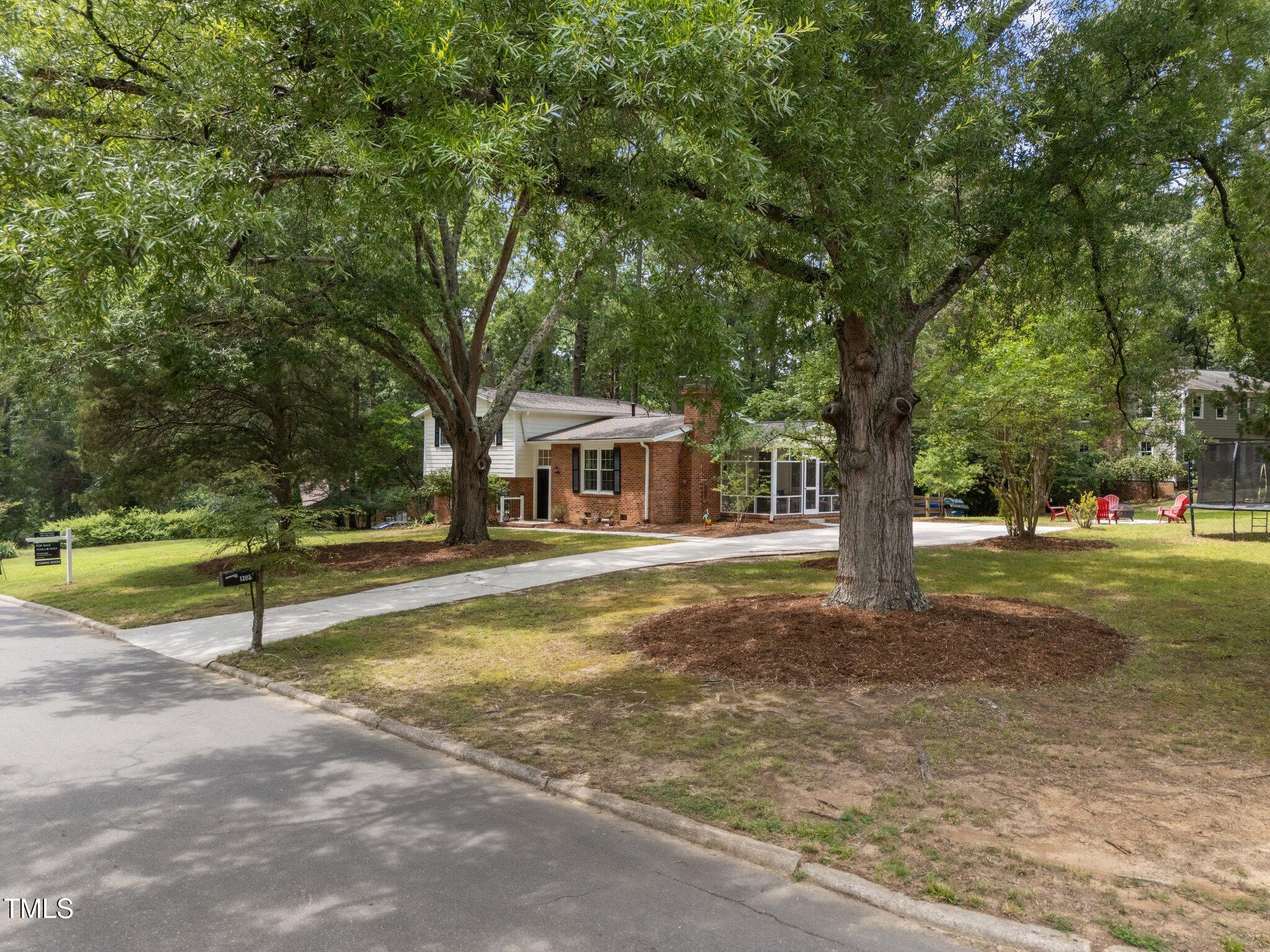 1205 Willow Drive