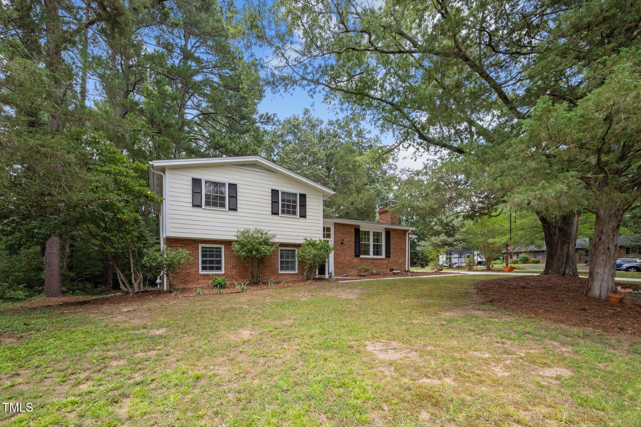 1205 Willow Drive